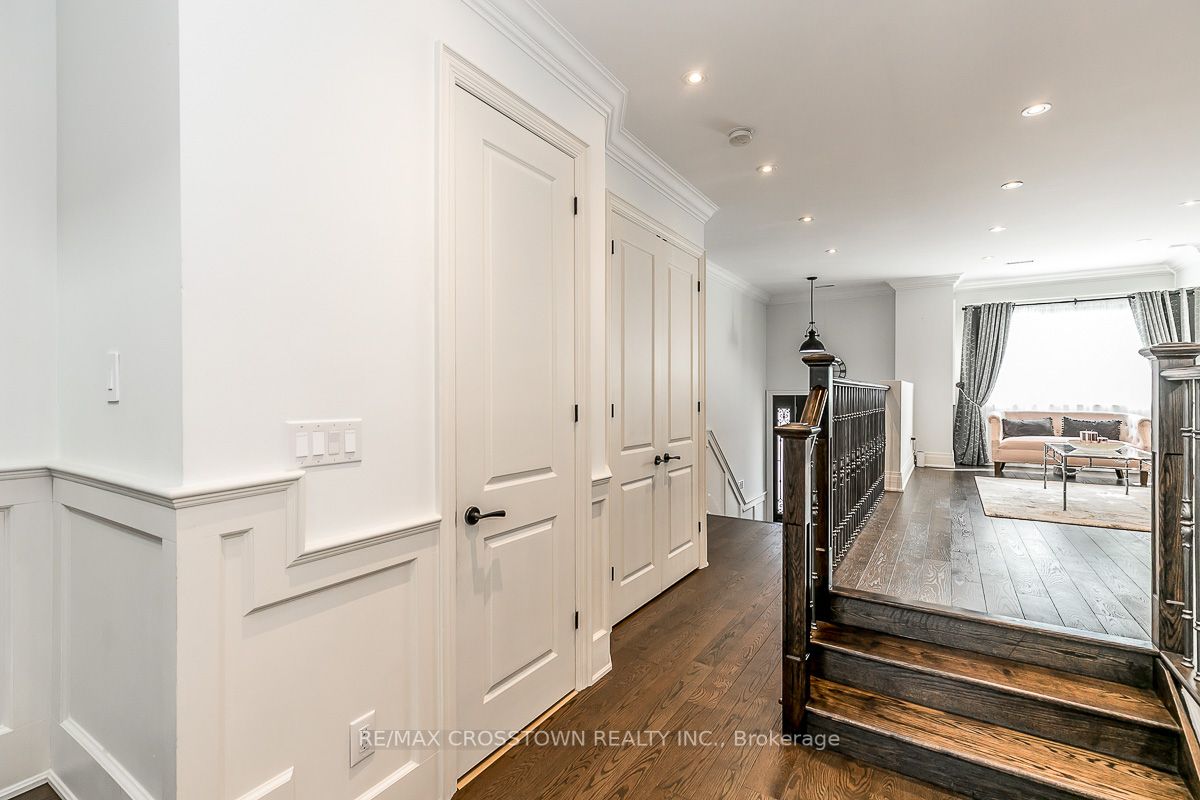 22 Fergus Ave