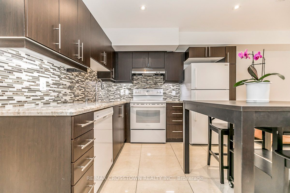 22 Fergus Ave