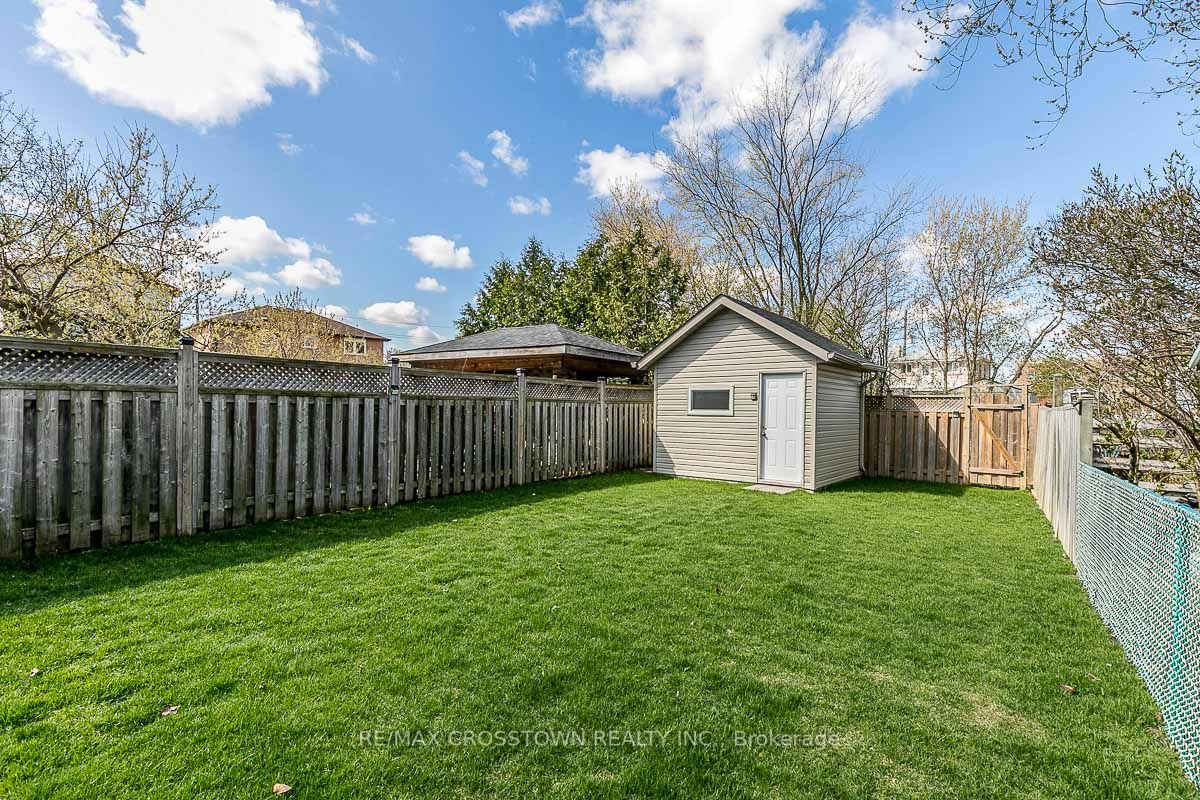 22 Fergus Ave
