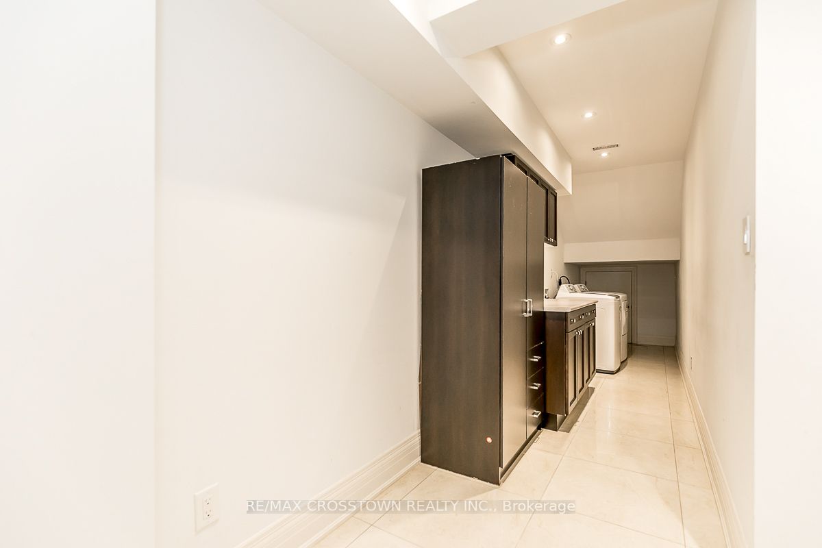 22 Fergus Ave