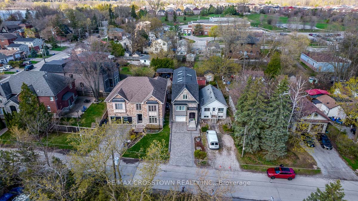 22 Fergus Ave