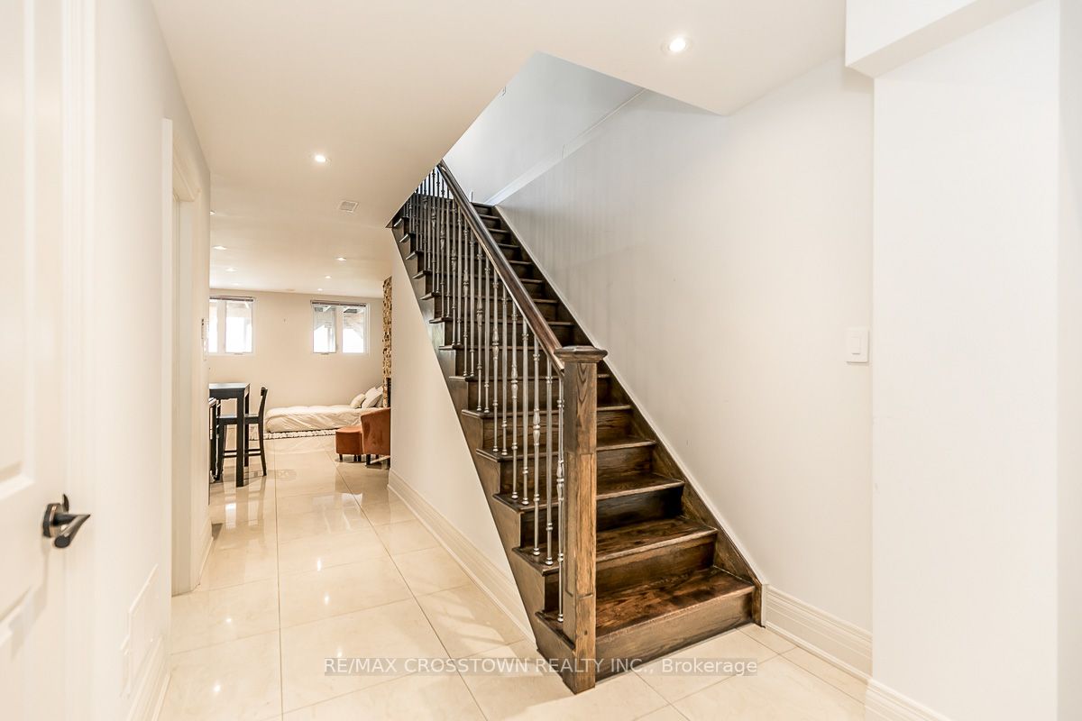 22 Fergus Ave