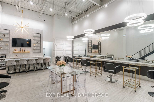100 Regina Rd, Vaughan