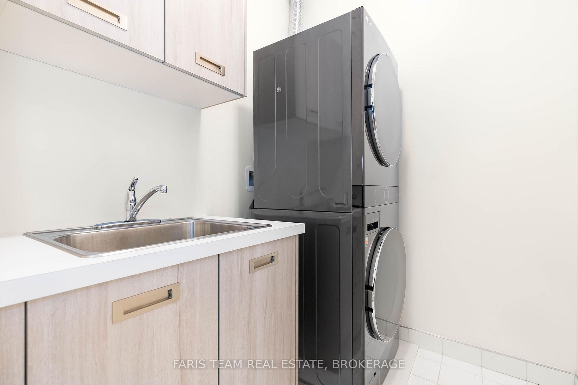 3666 Ferretti Crt