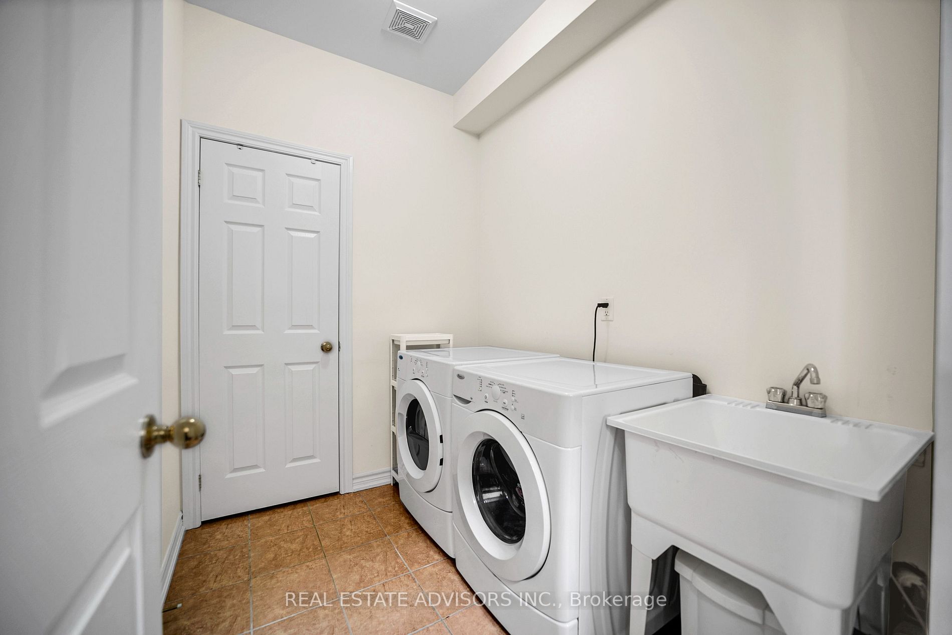 Listing N6018712 - Large Photo # 6