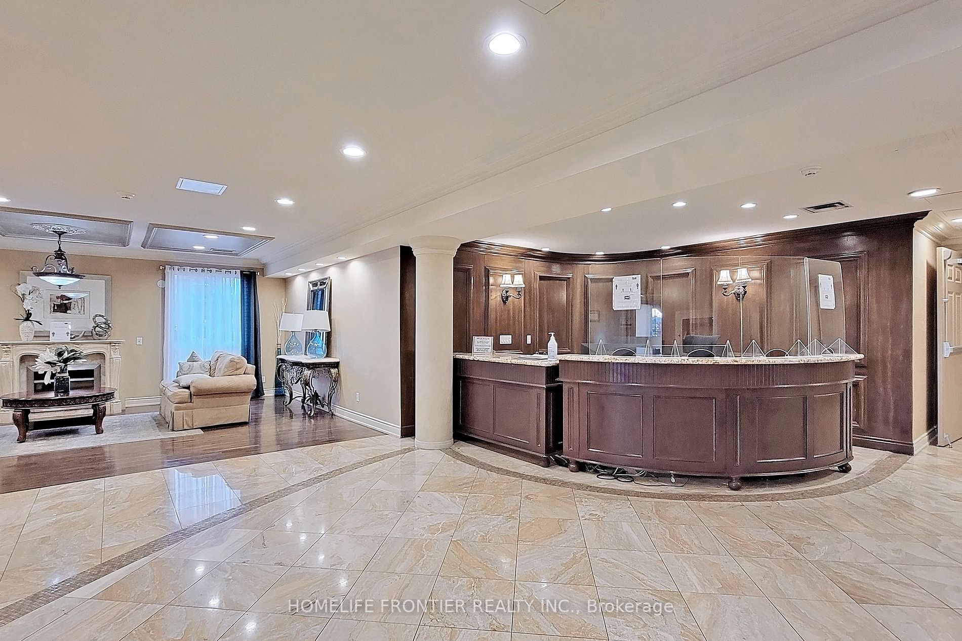 1 Maison Parc Crt, #718