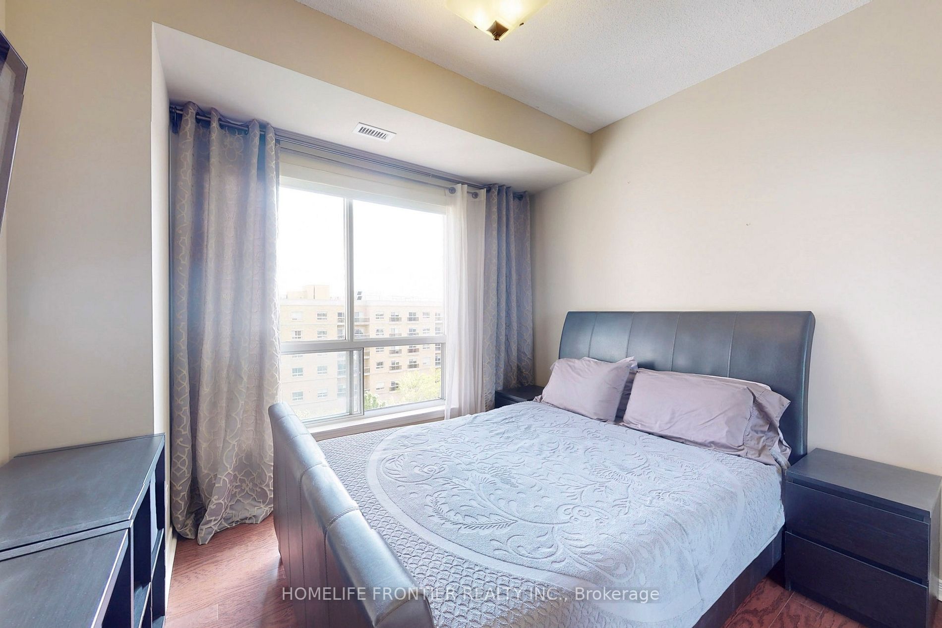 1 Maison Parc Crt, #718