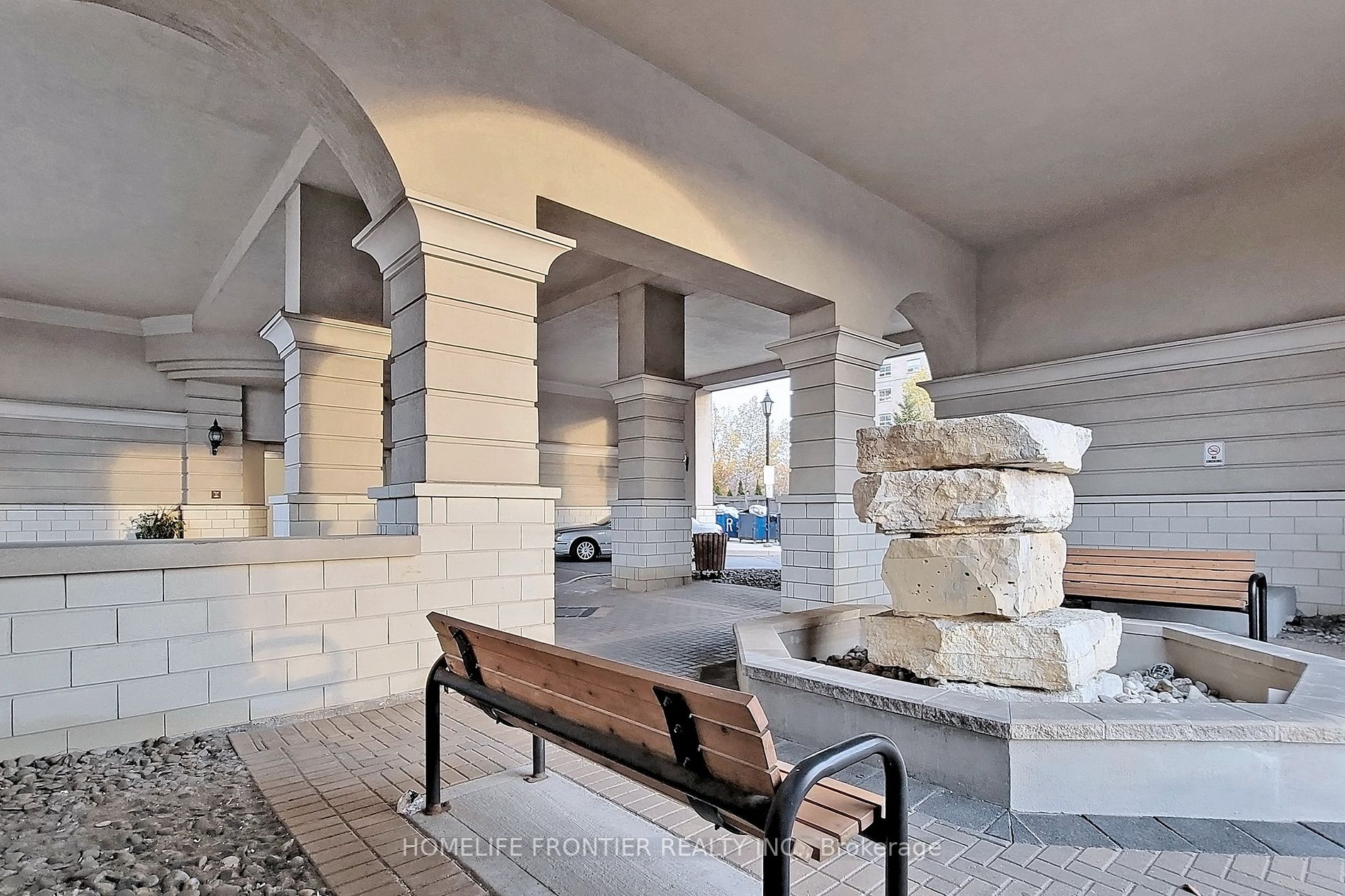 1 Maison Parc Crt, #718