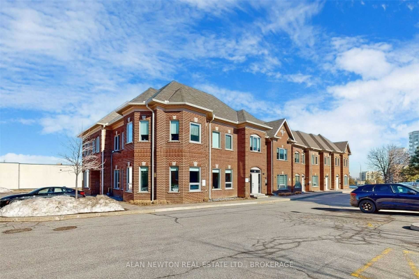 30 Wertheim Crt, Richmond Hill