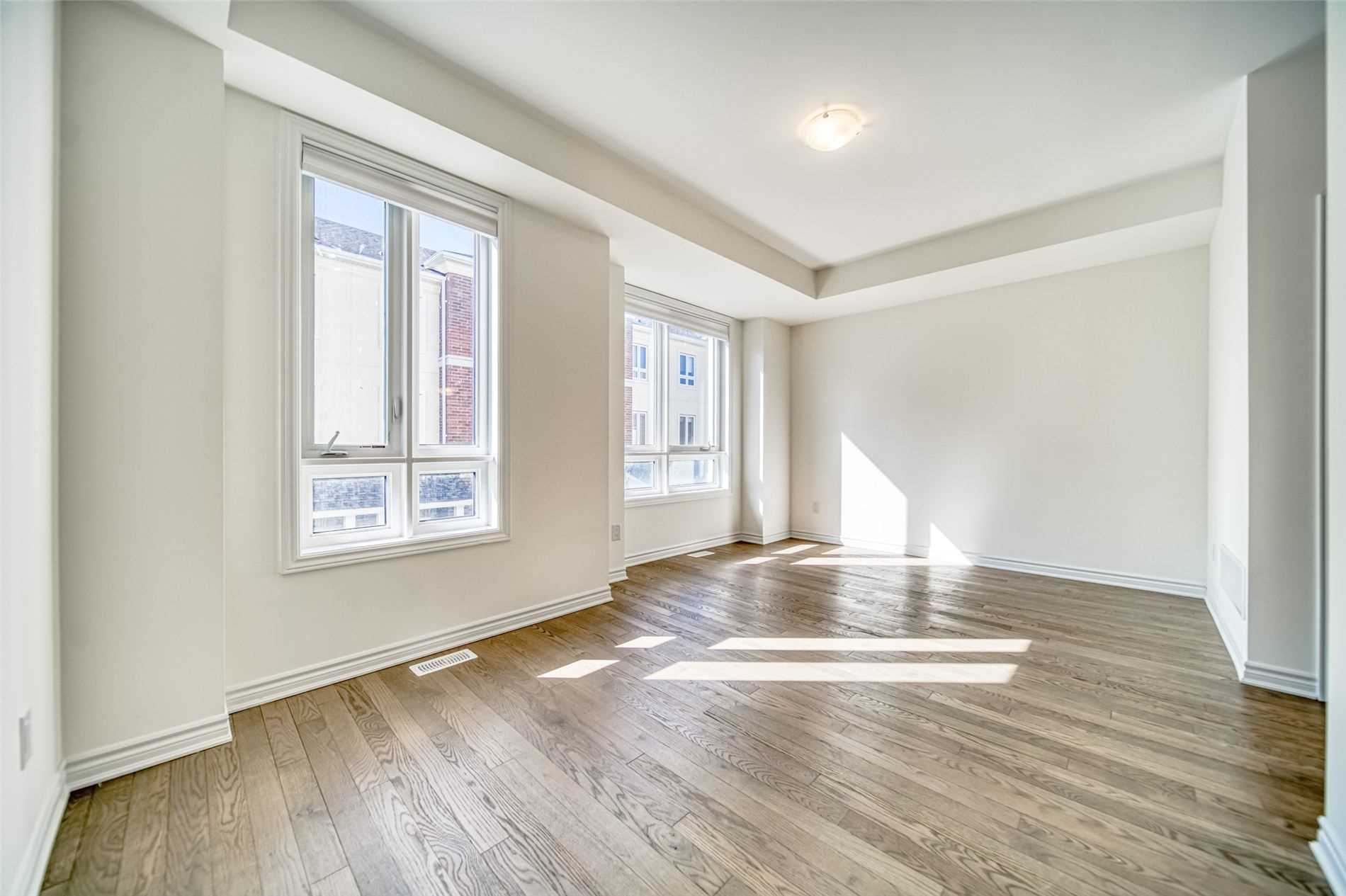 25 Chicago Lane