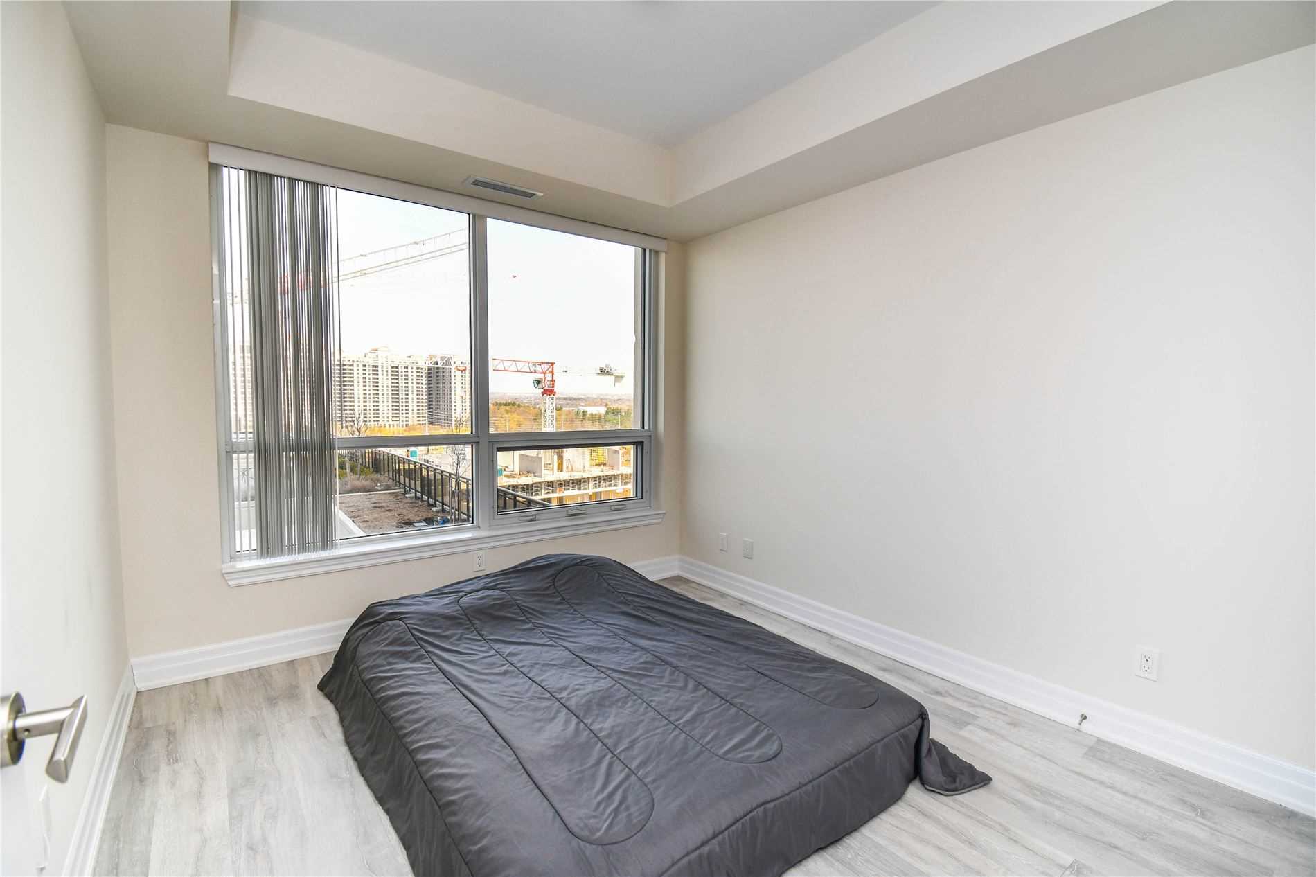 9085 Jane St, #811