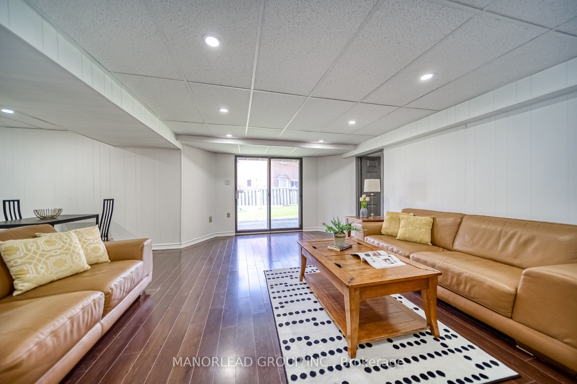 218 Langstaff Rd W