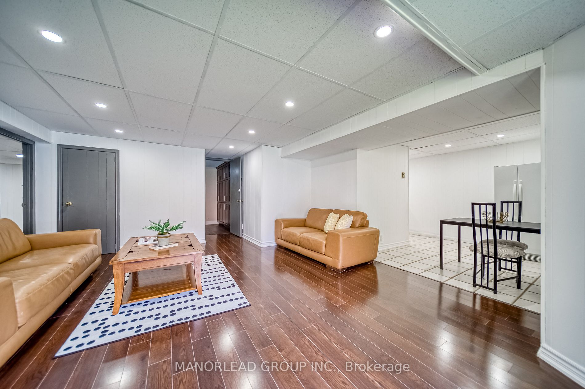 218 Langstaff Rd W