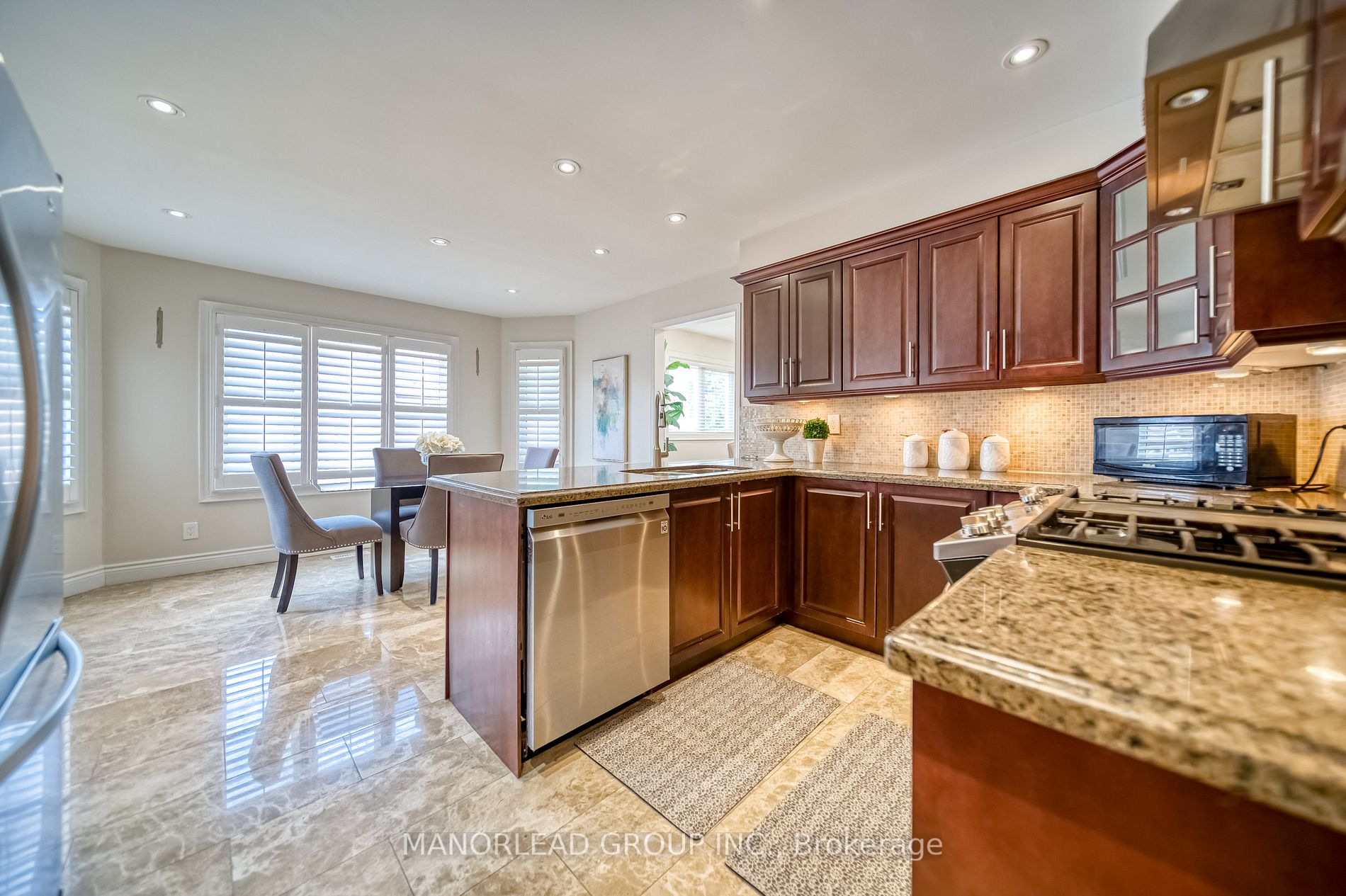 218 Langstaff Rd W
