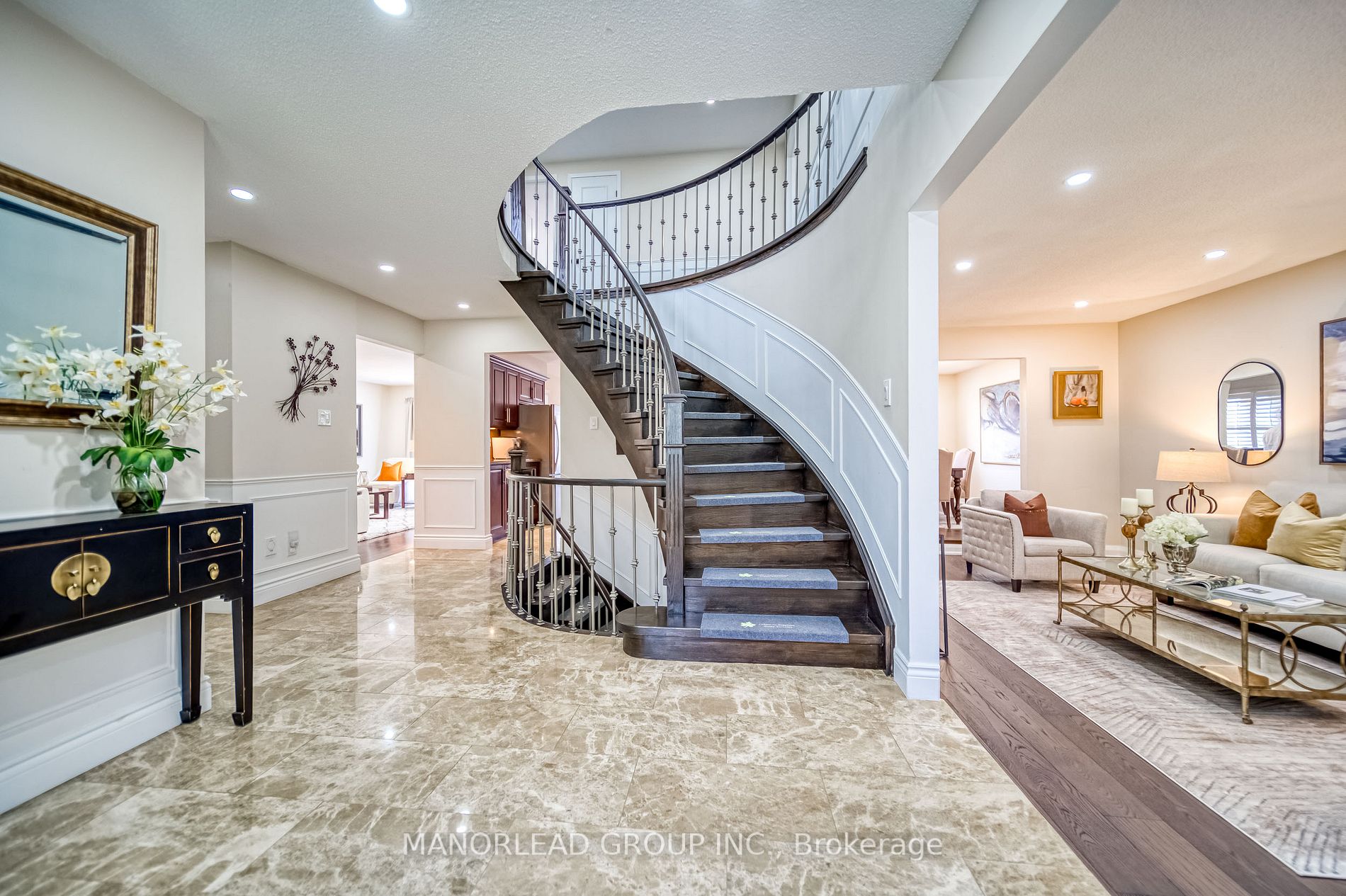 218 Langstaff Rd W