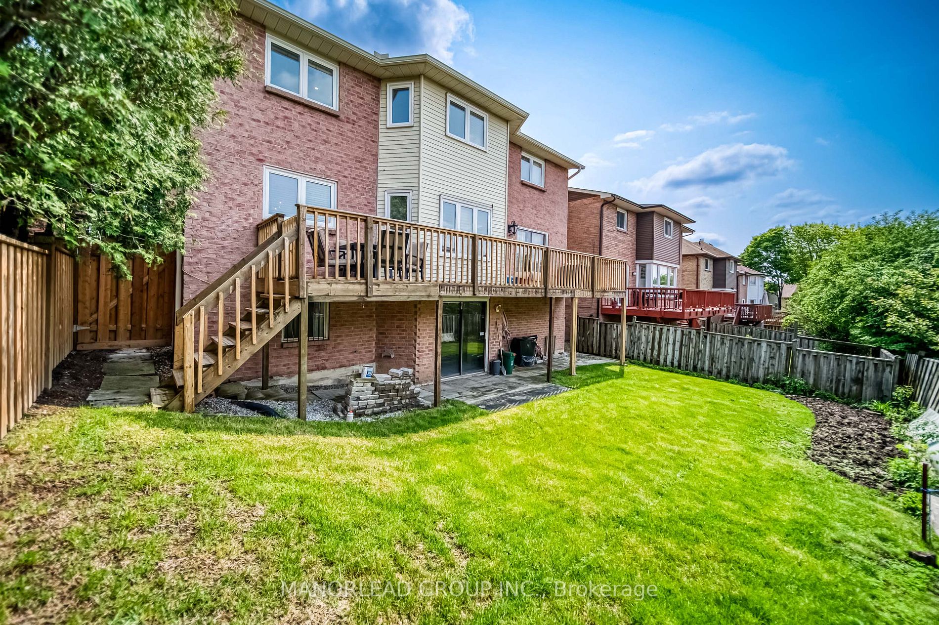 218 Langstaff Rd W