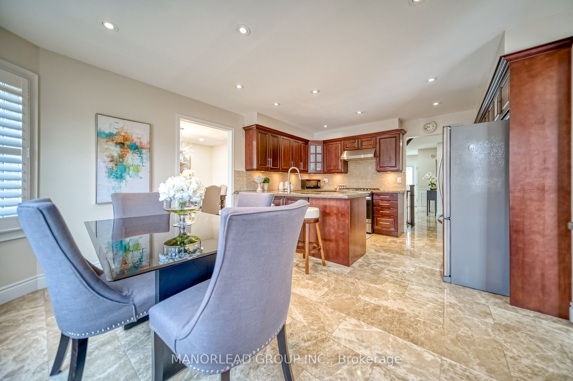 218 Langstaff Rd W