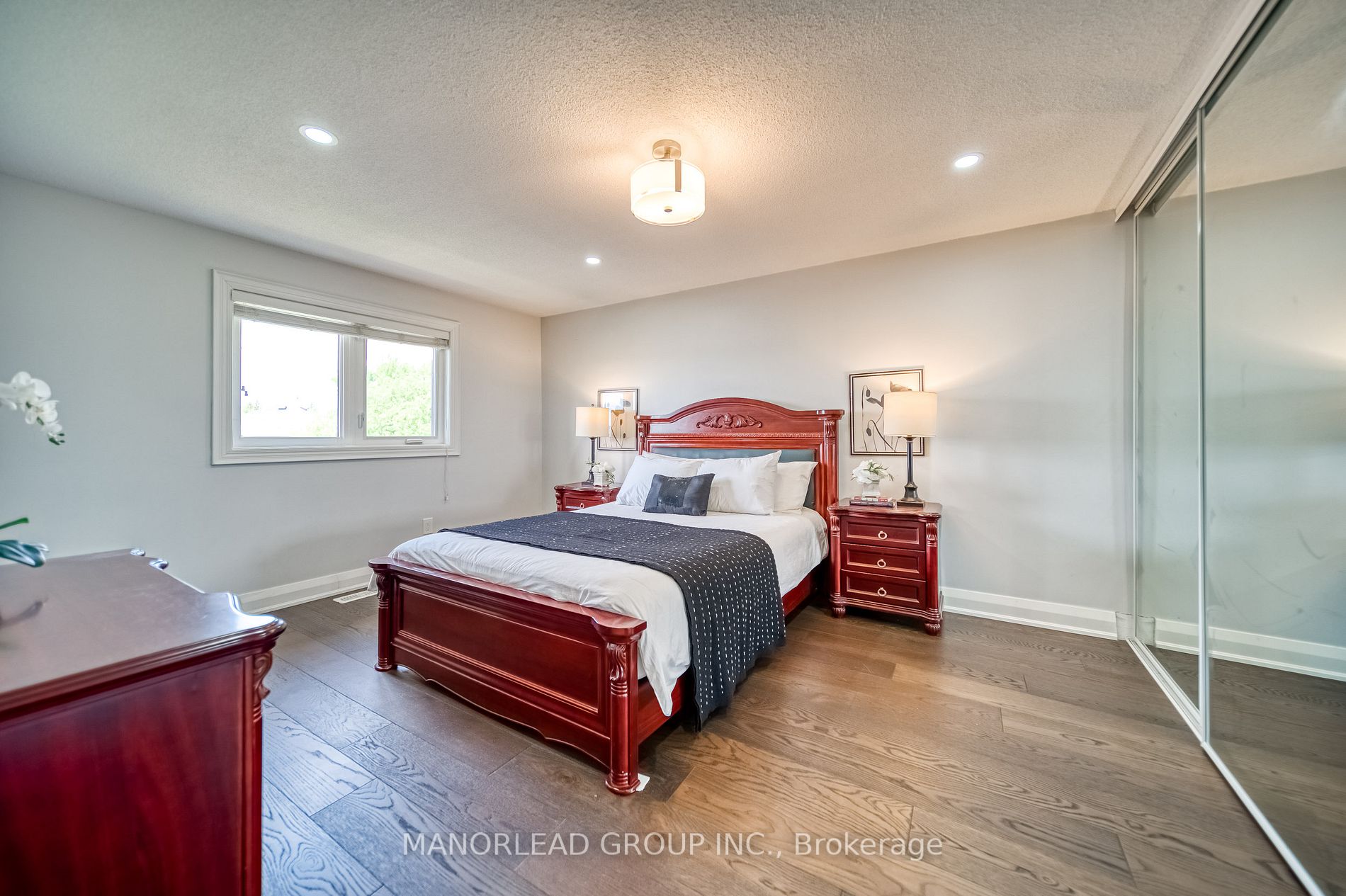 218 Langstaff Rd W