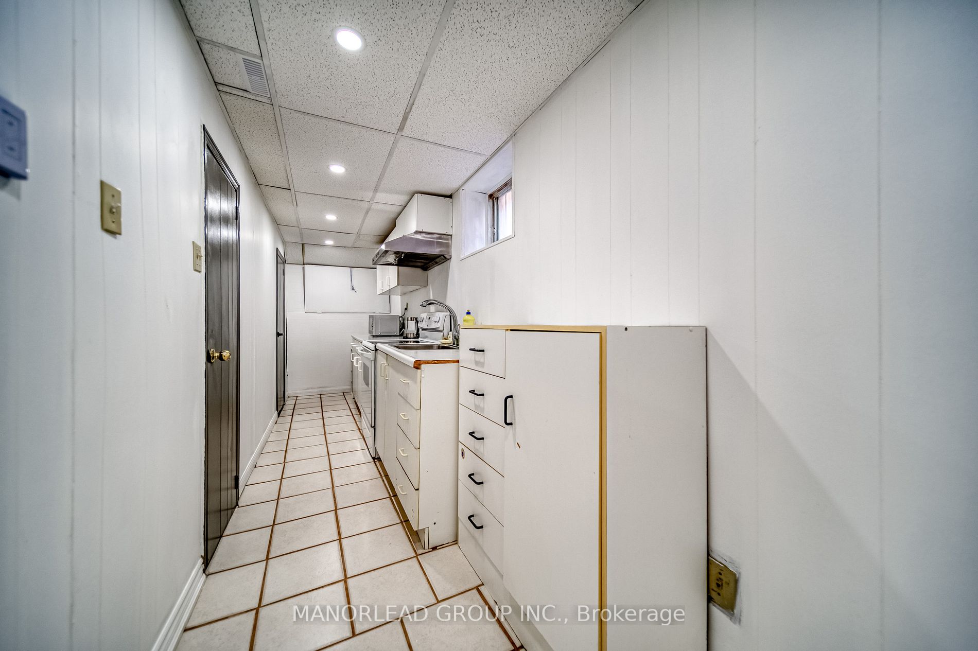 218 Langstaff Rd W