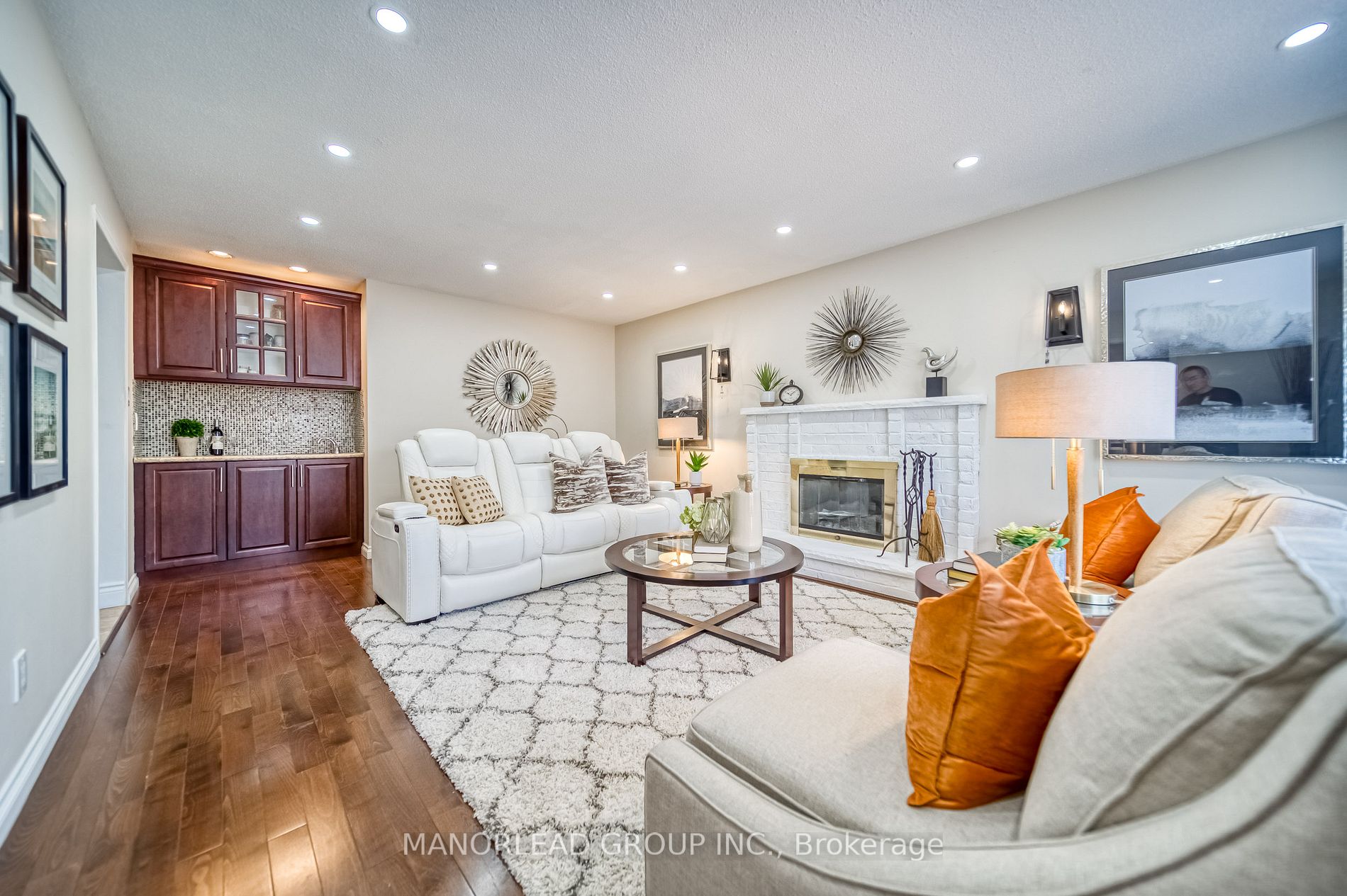 218 Langstaff Rd W