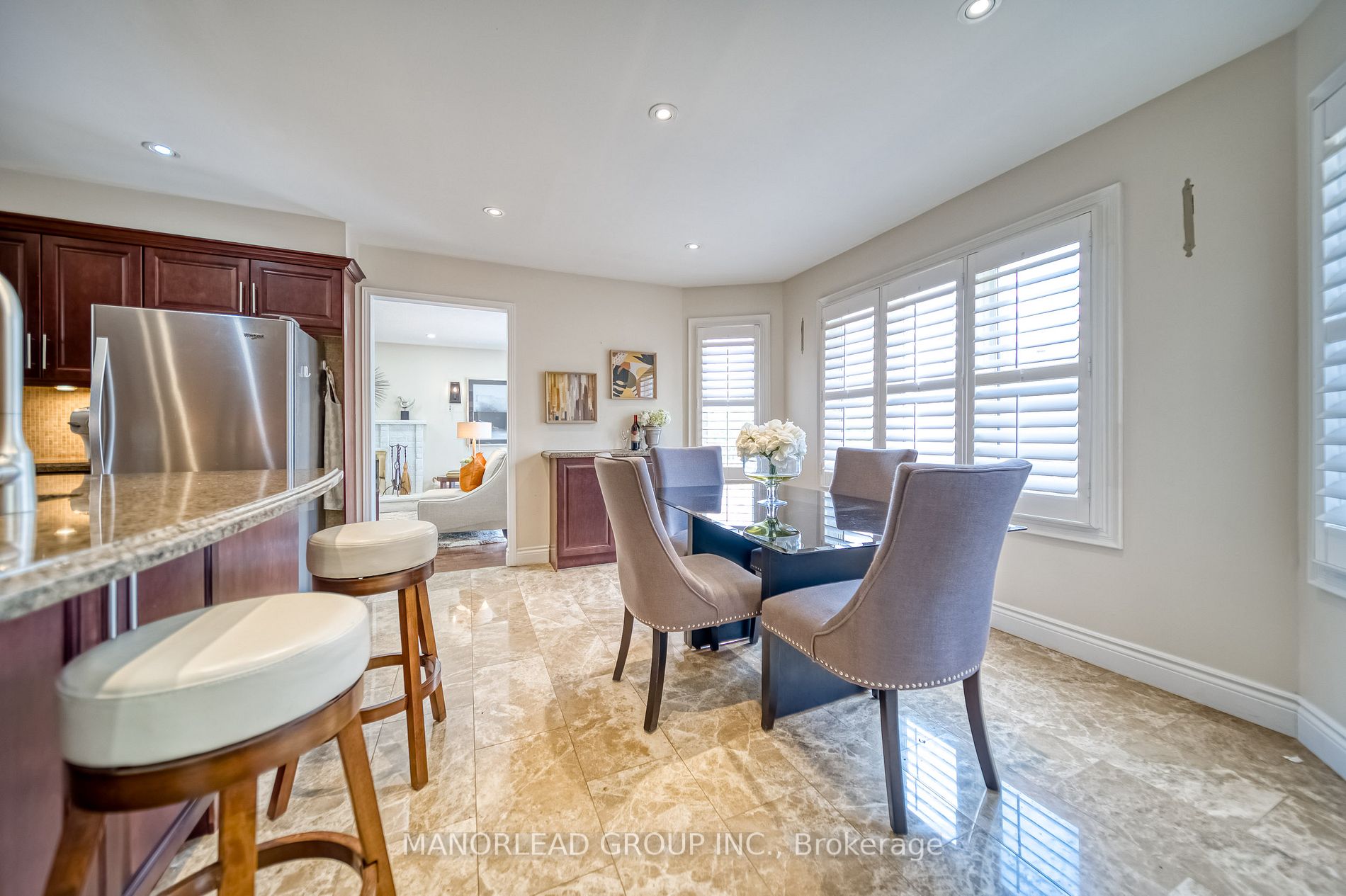 218 Langstaff Rd W