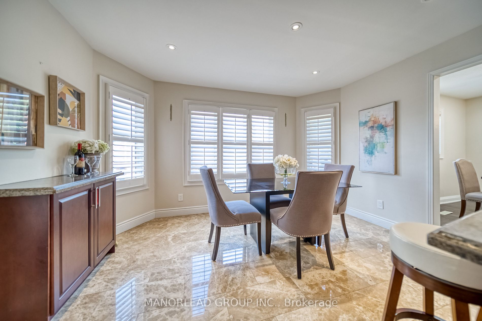218 Langstaff Rd W
