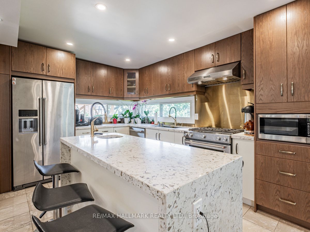 115 Lynwood Cres