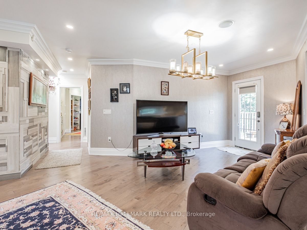 115 Lynwood Cres