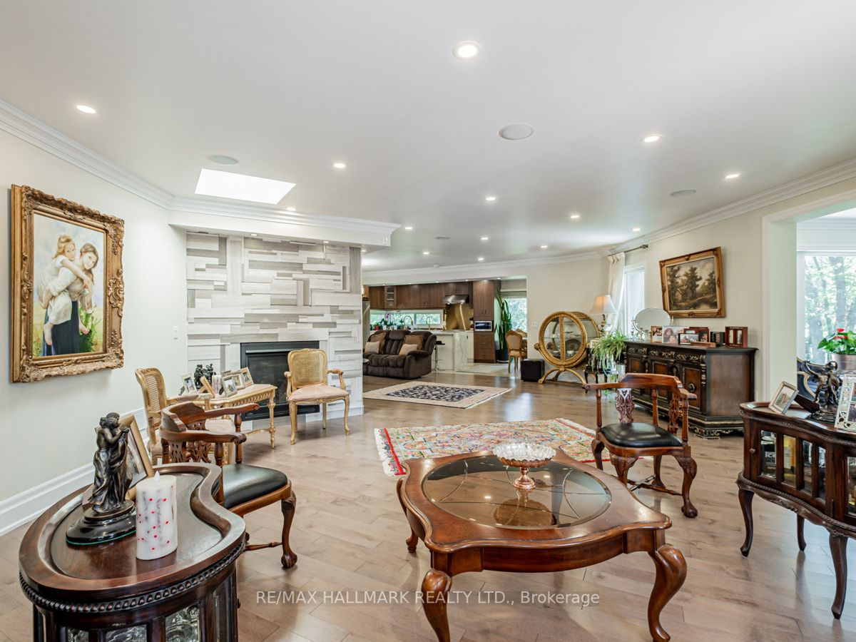 115 Lynwood Cres