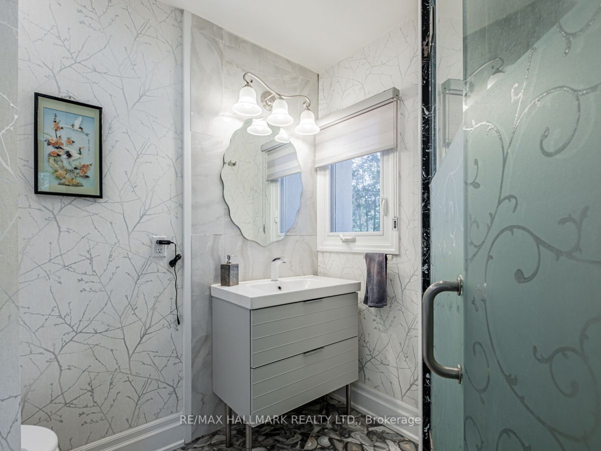 115 Lynwood Cres