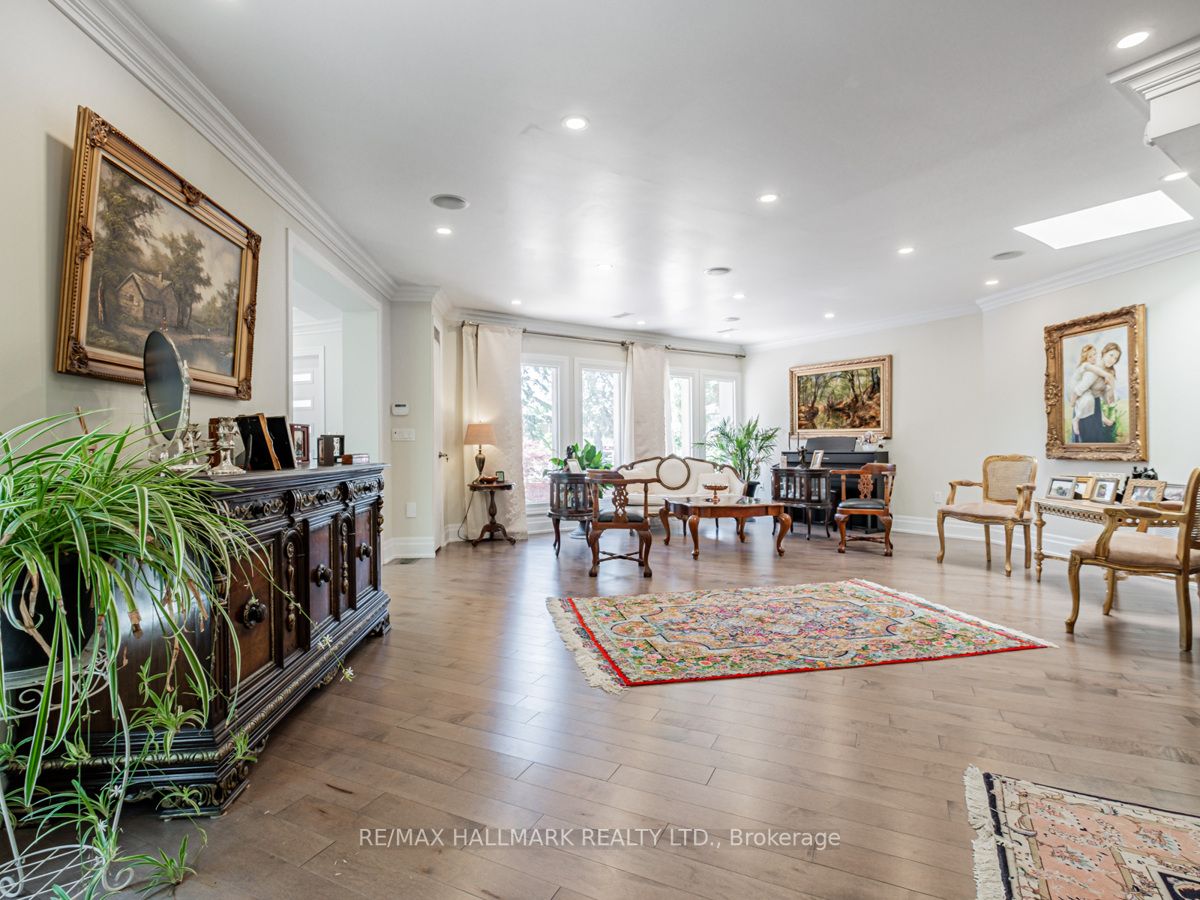 115 Lynwood Cres