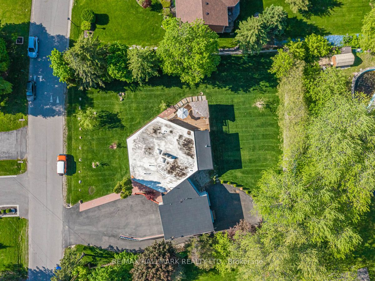 115 Lynwood Cres