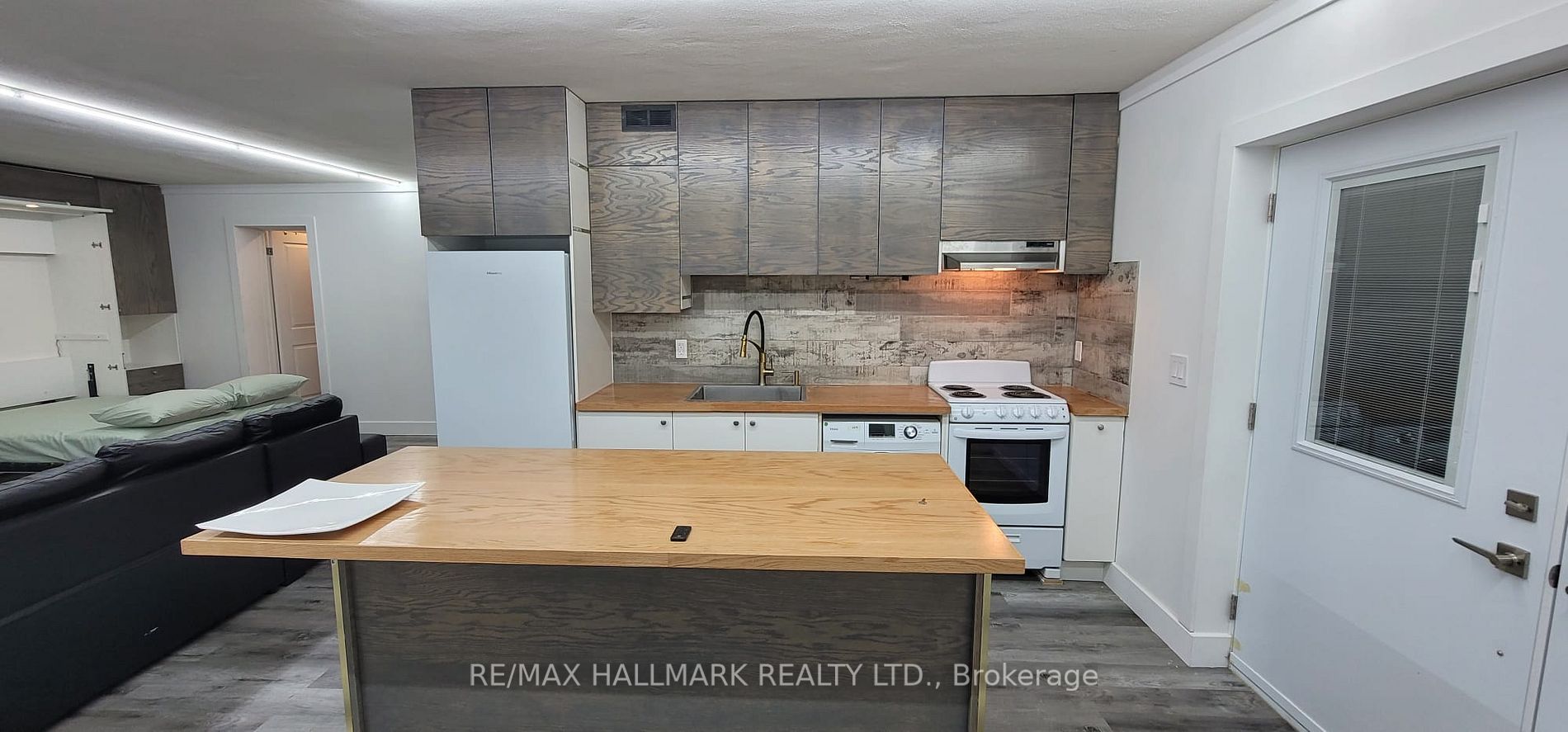 115 Lynwood Cres