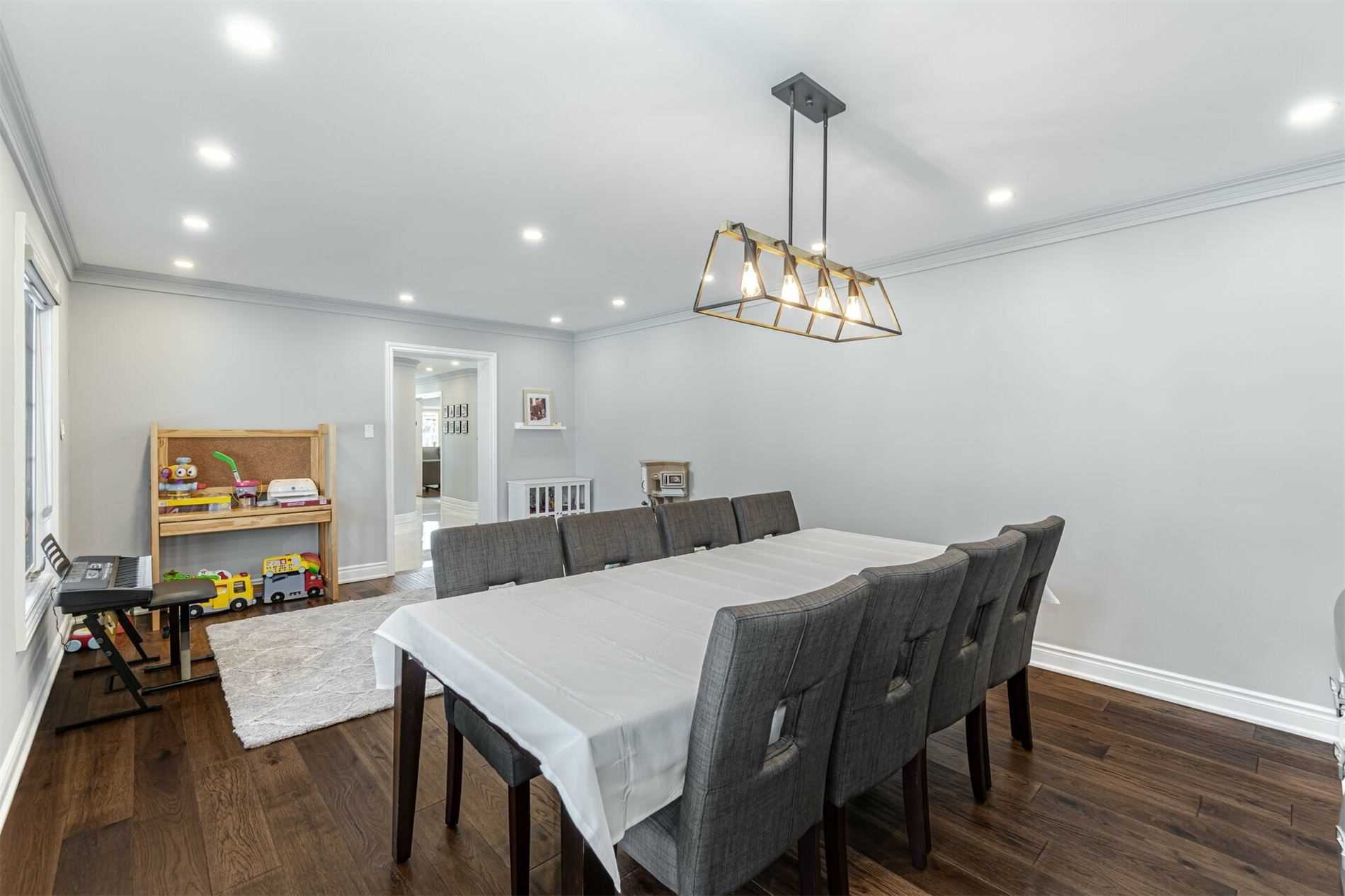 112 Charmaine Rd