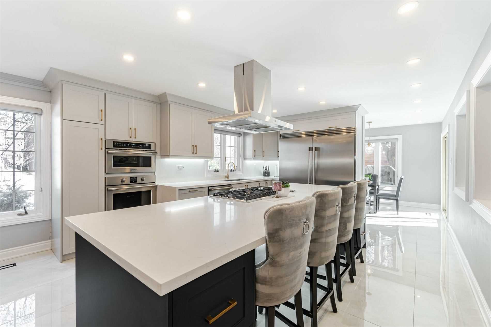 112 Charmaine Rd