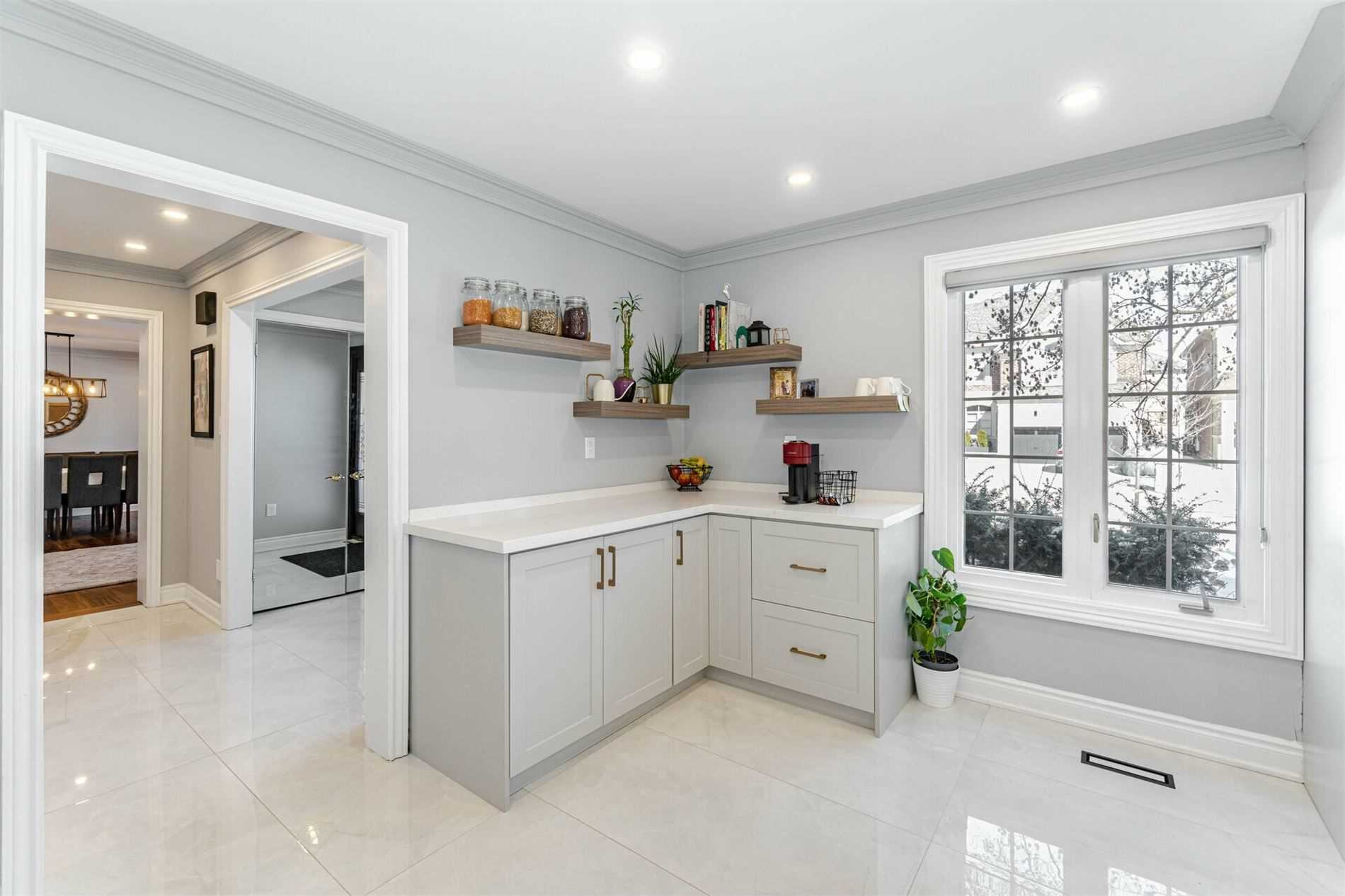 112 Charmaine Rd