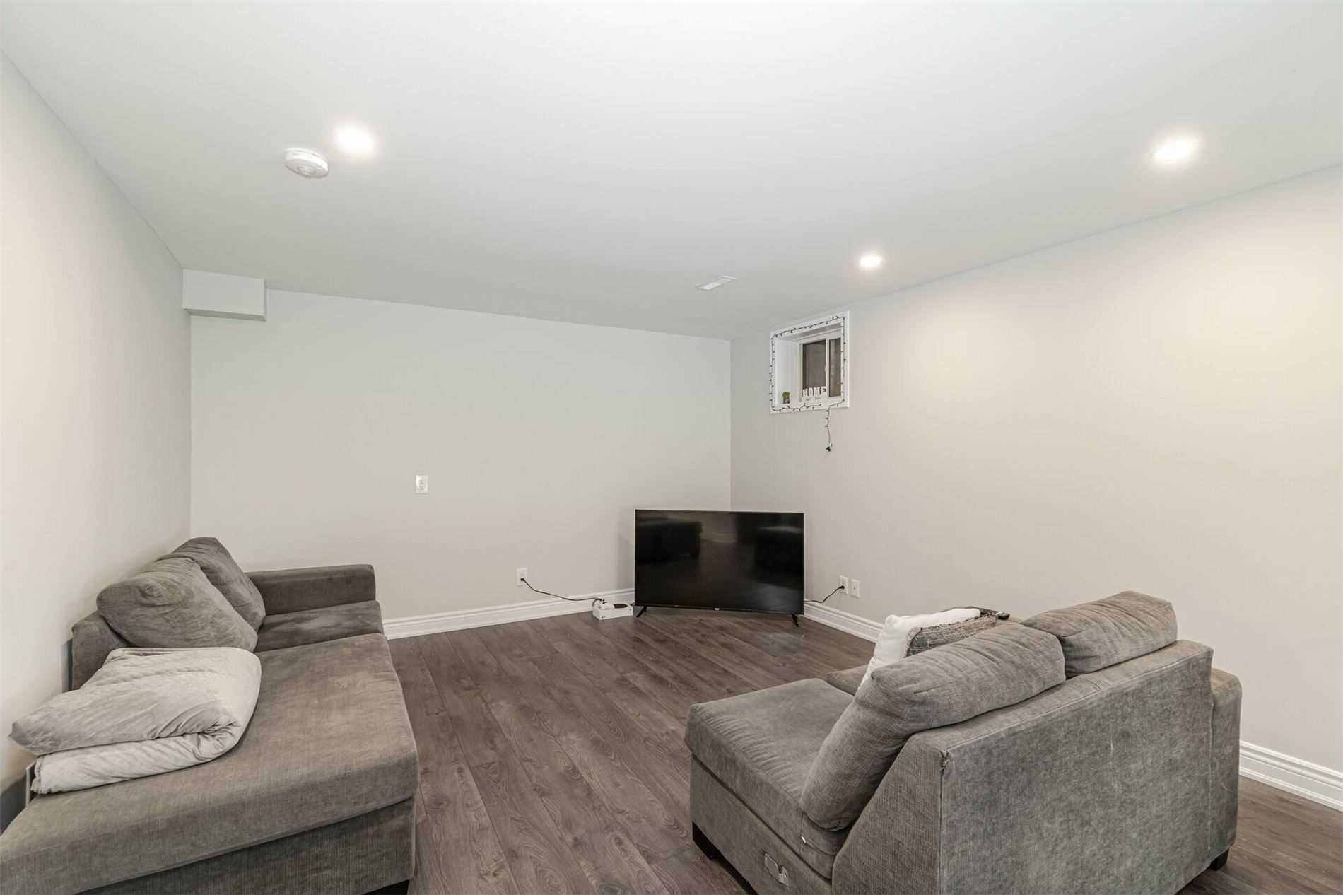 112 Charmaine Rd