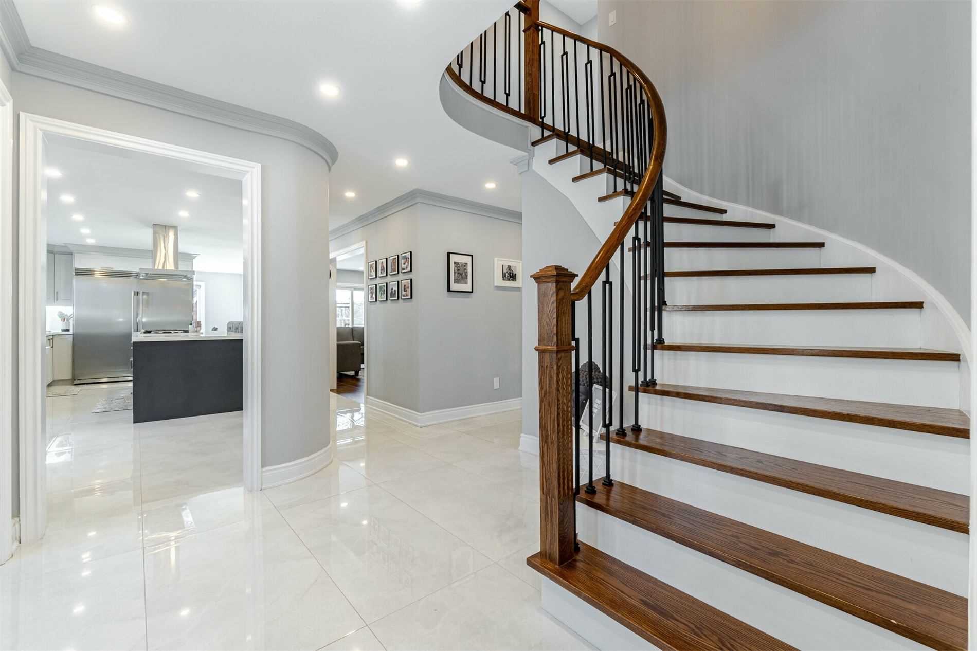 112 Charmaine Rd