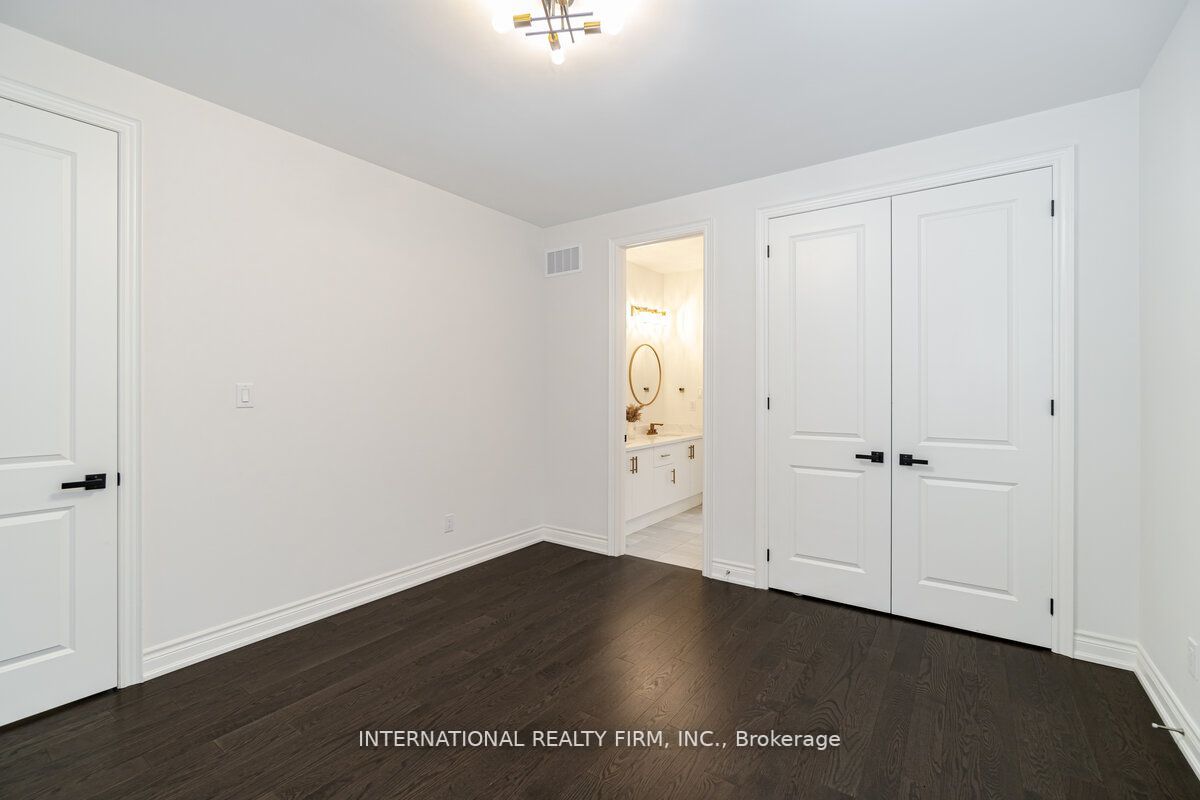 150 Cannes Ave