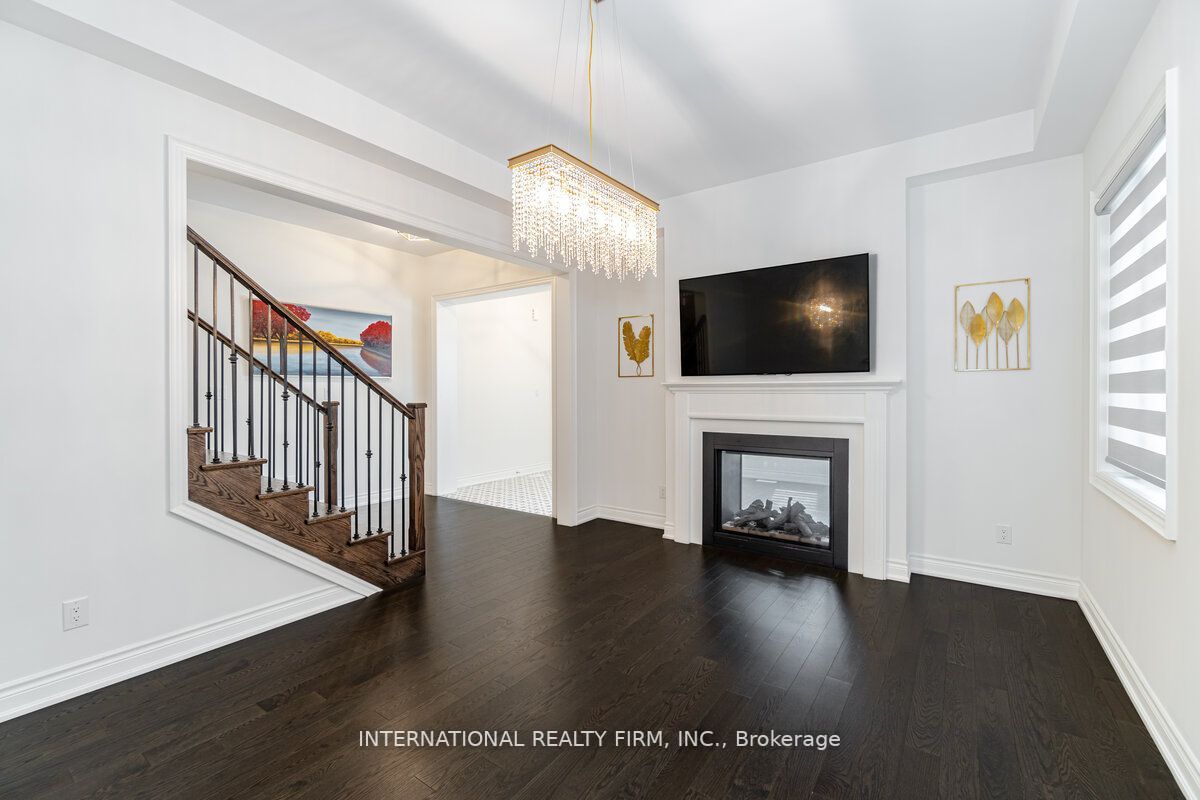 150 Cannes Ave