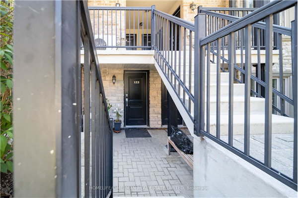318 John St E, Markham