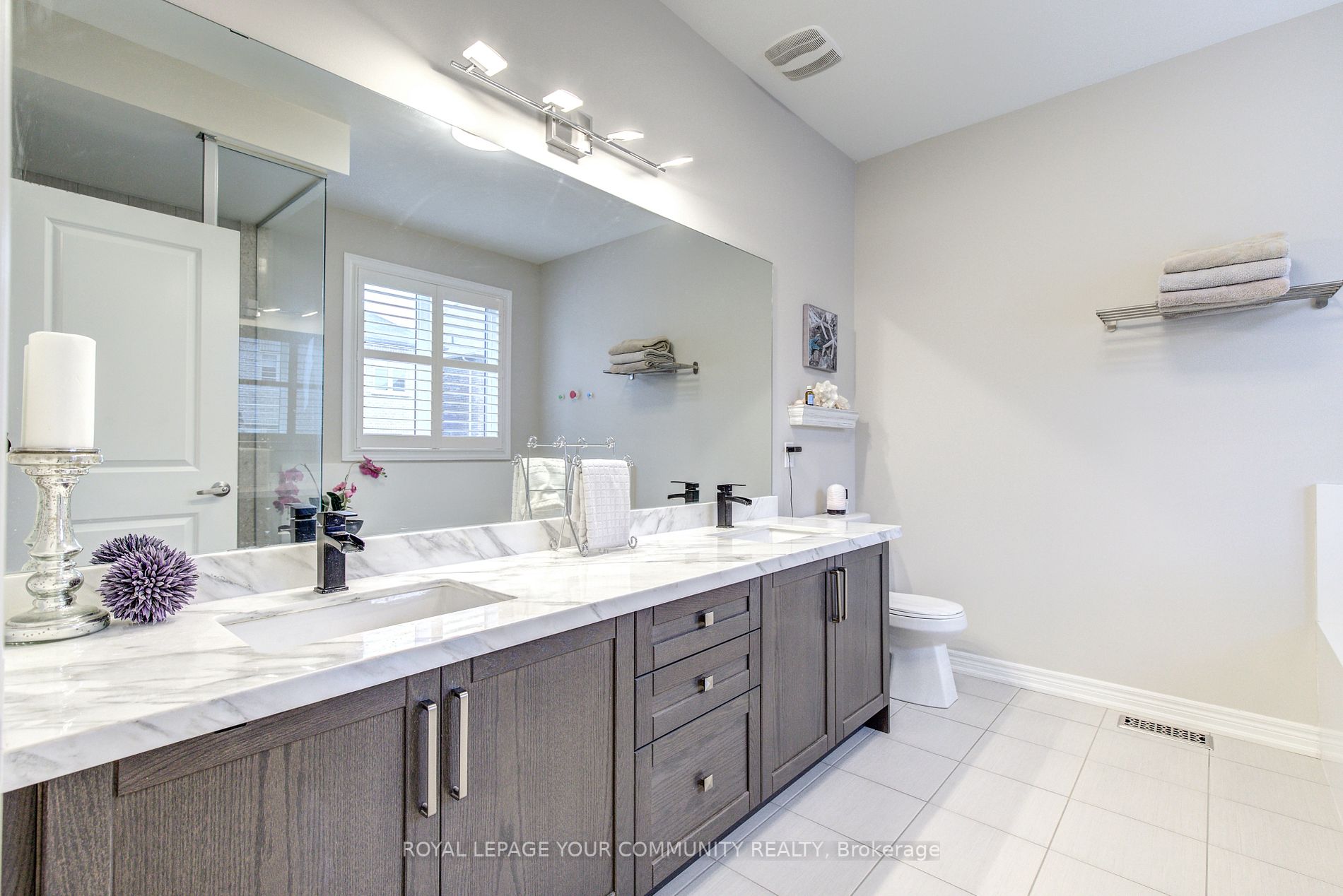 14 Beaconsfield Dr