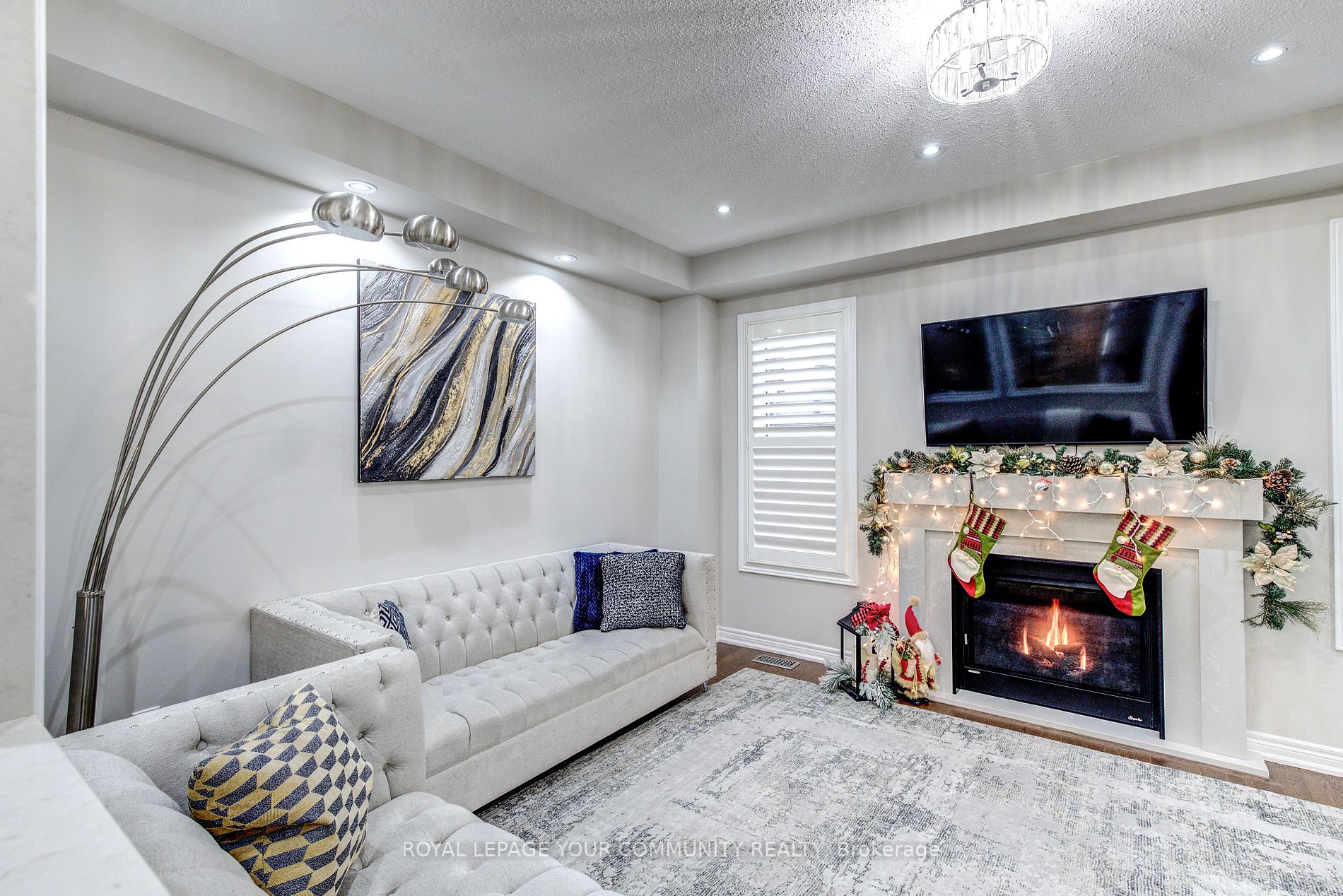 14 Beaconsfield Dr
