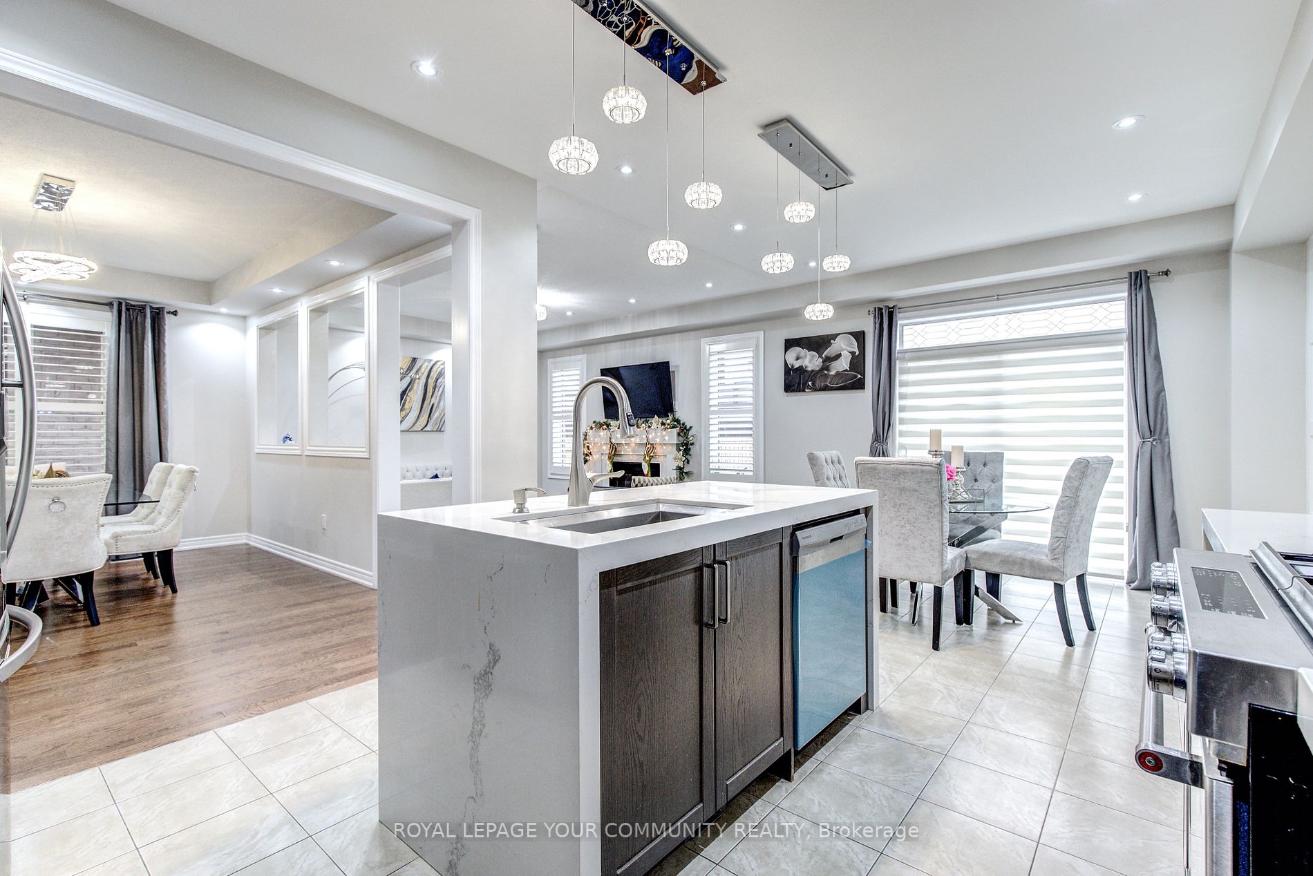14 Beaconsfield Dr
