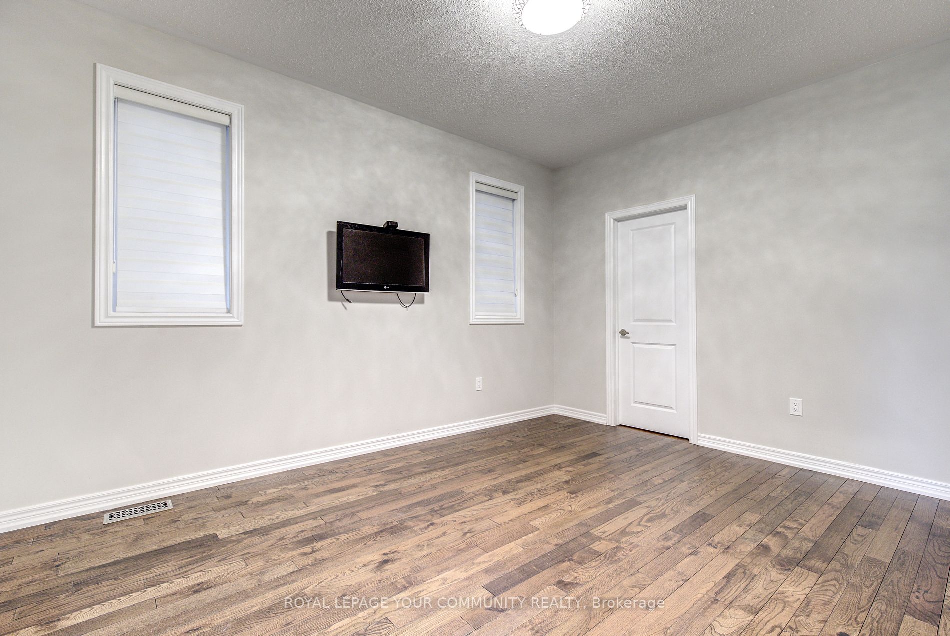 14 Beaconsfield Dr