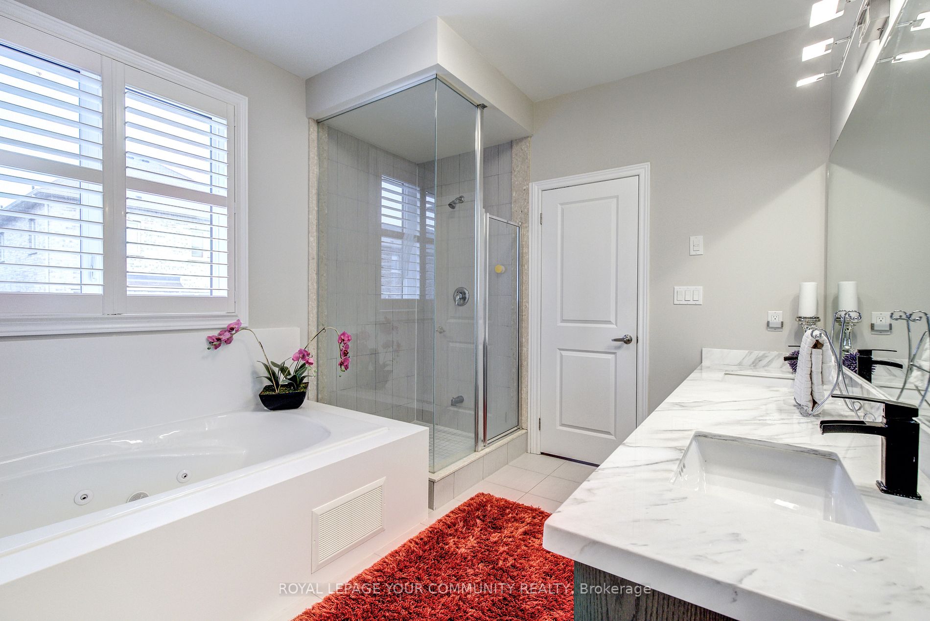14 Beaconsfield Dr
