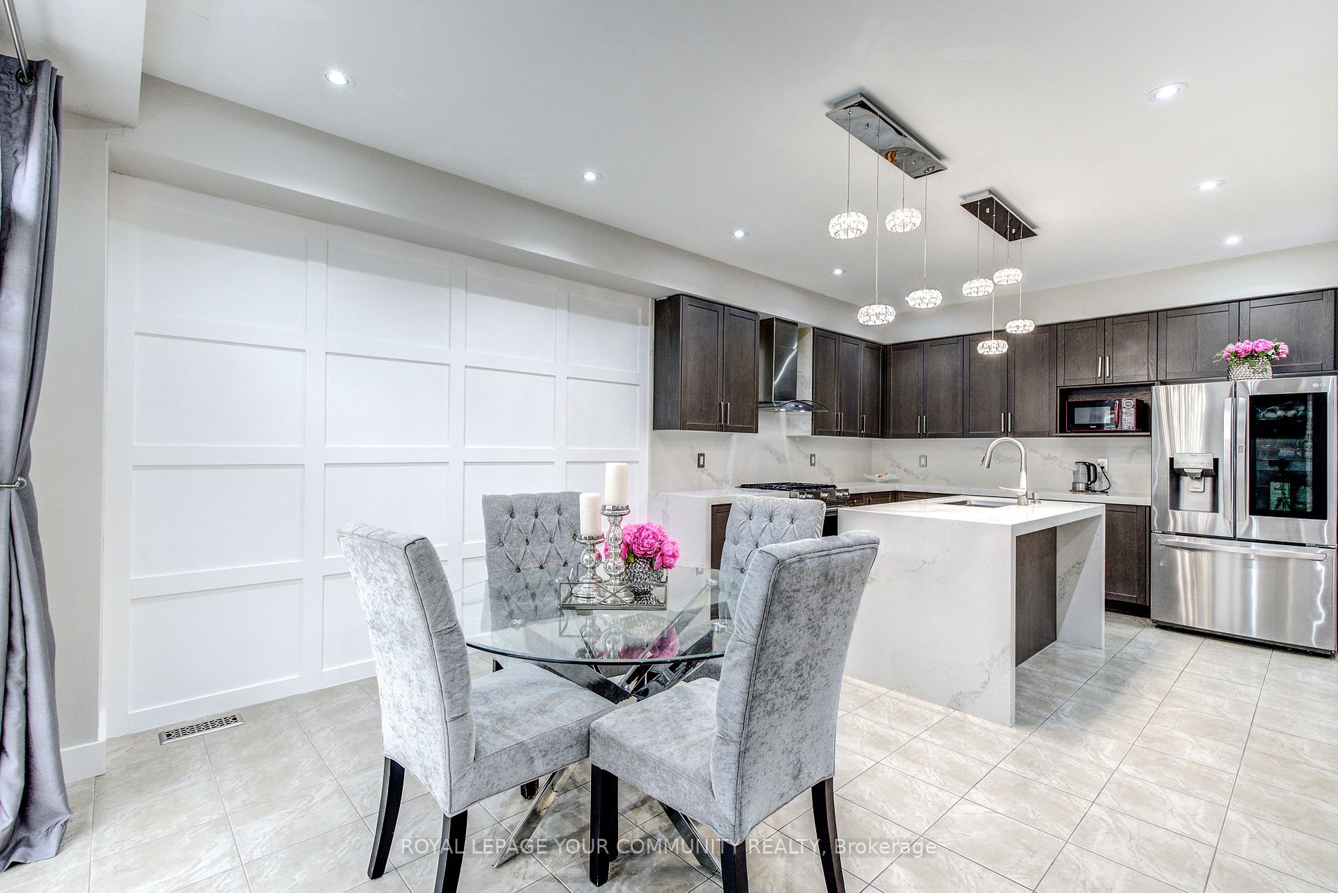 14 Beaconsfield Dr