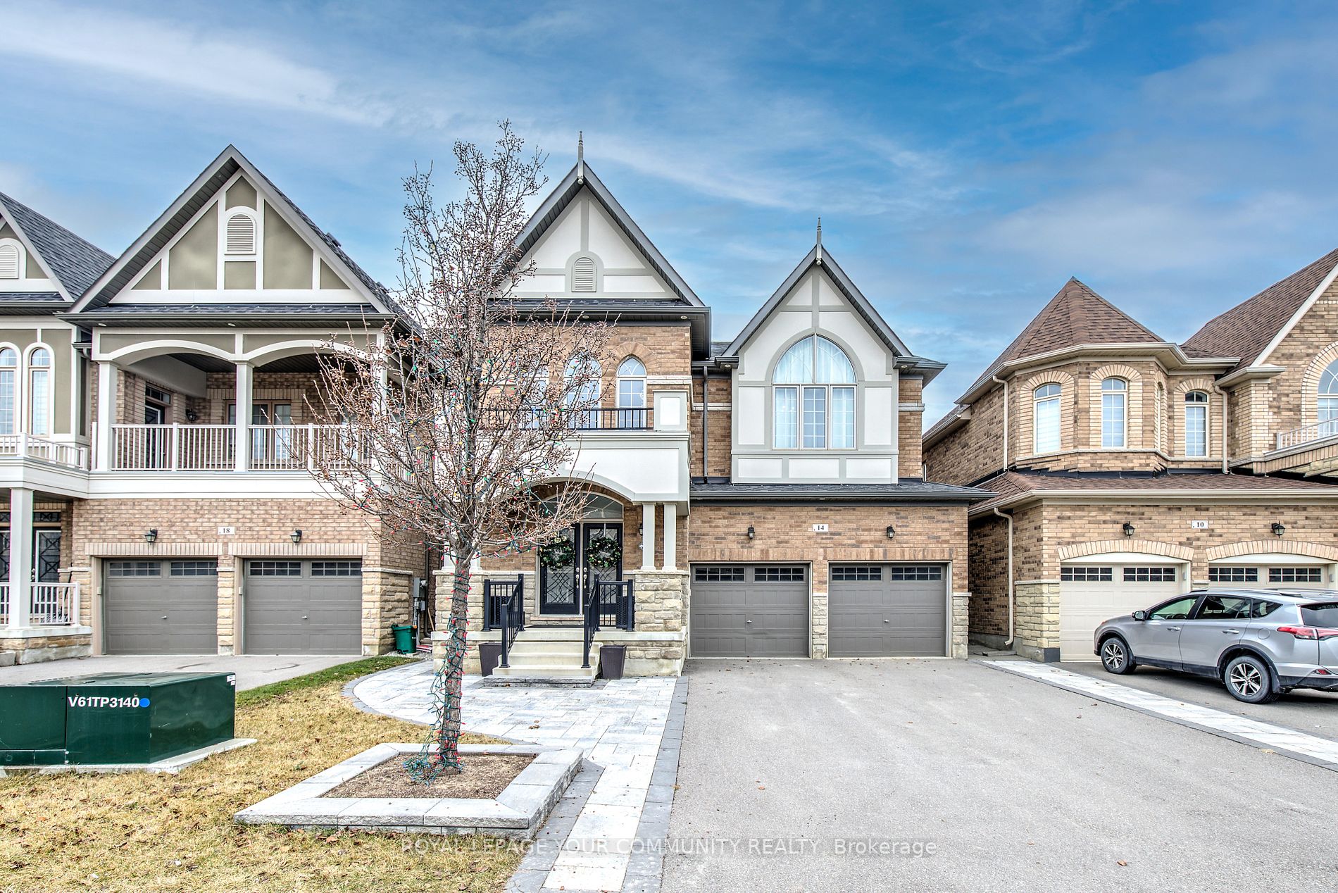 14 Beaconsfield Dr