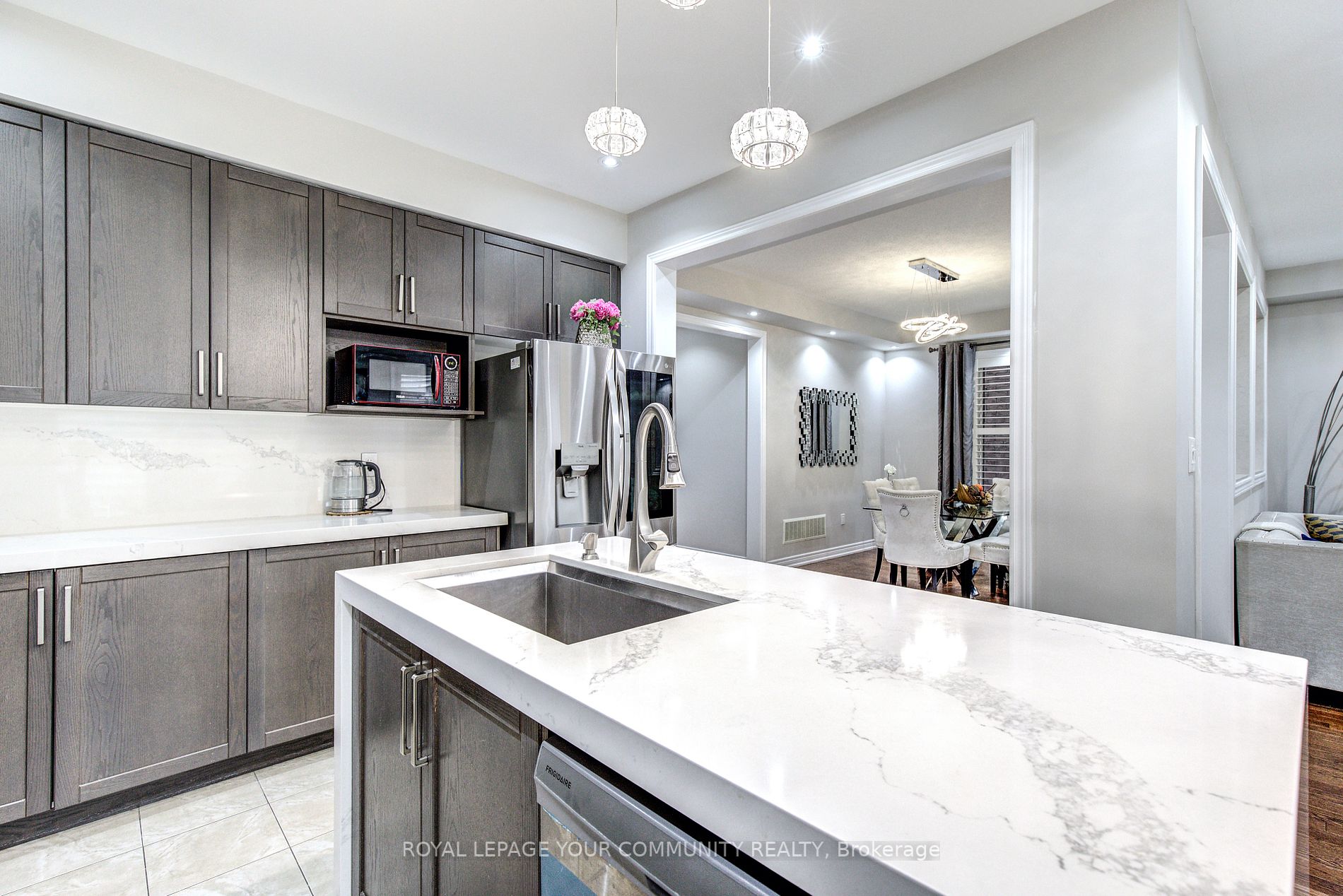 14 Beaconsfield Dr