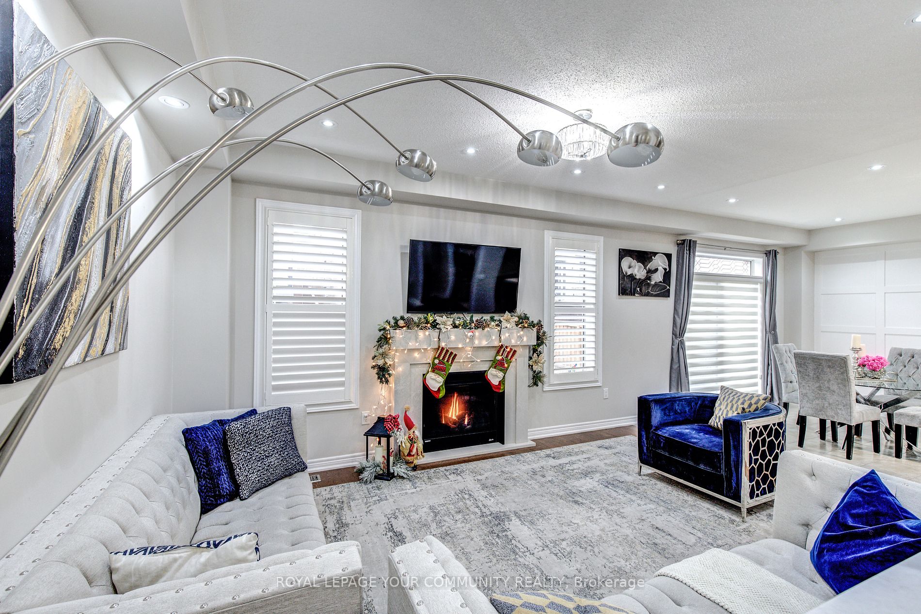 14 Beaconsfield Dr